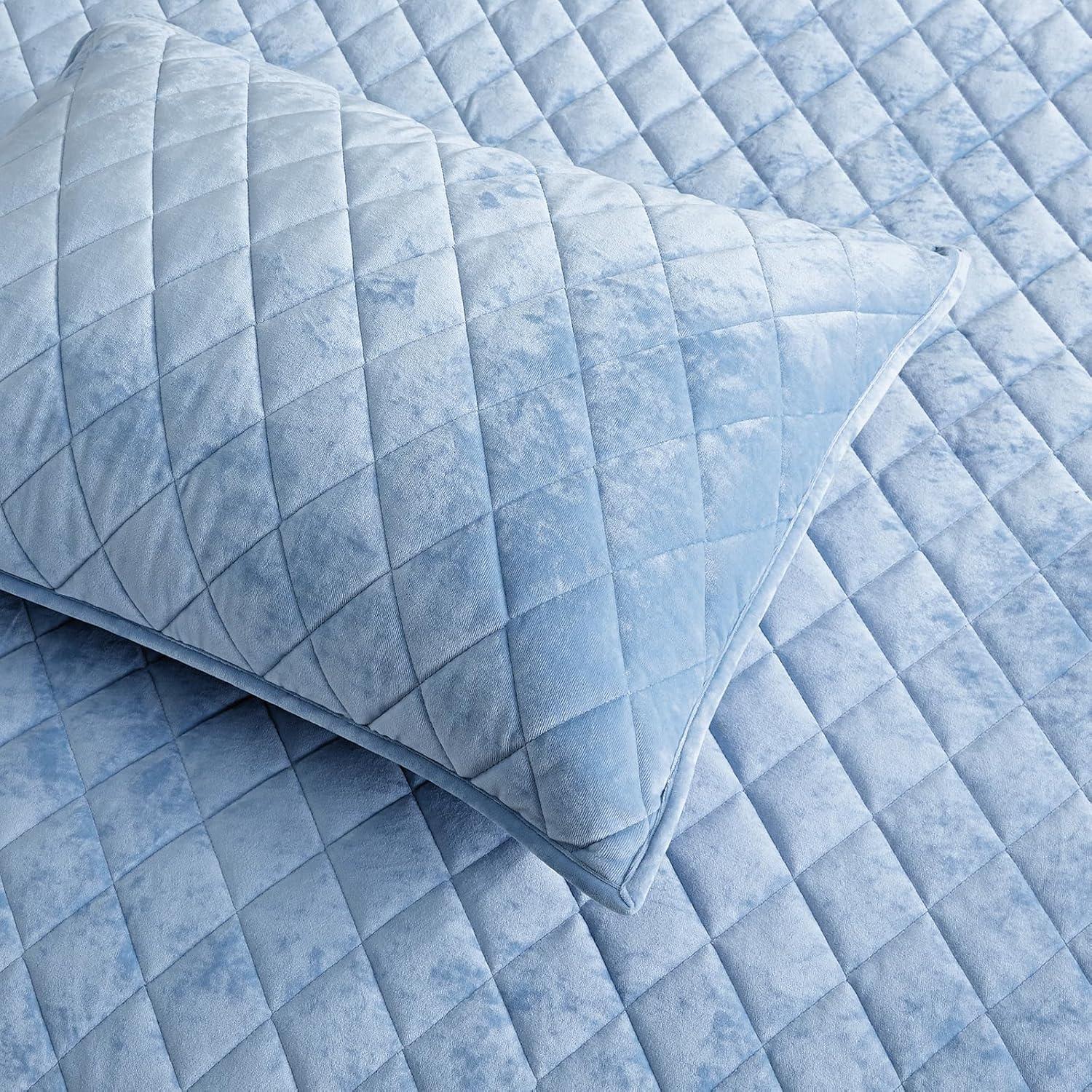Royal Velvet Diamond Velvet Quilt Set