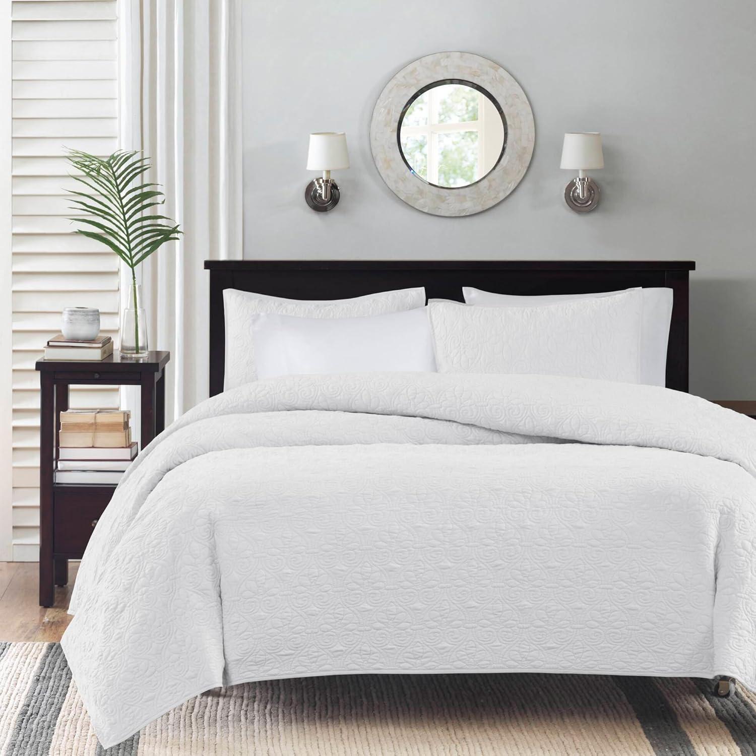 Quebec Reversible Quilt Set