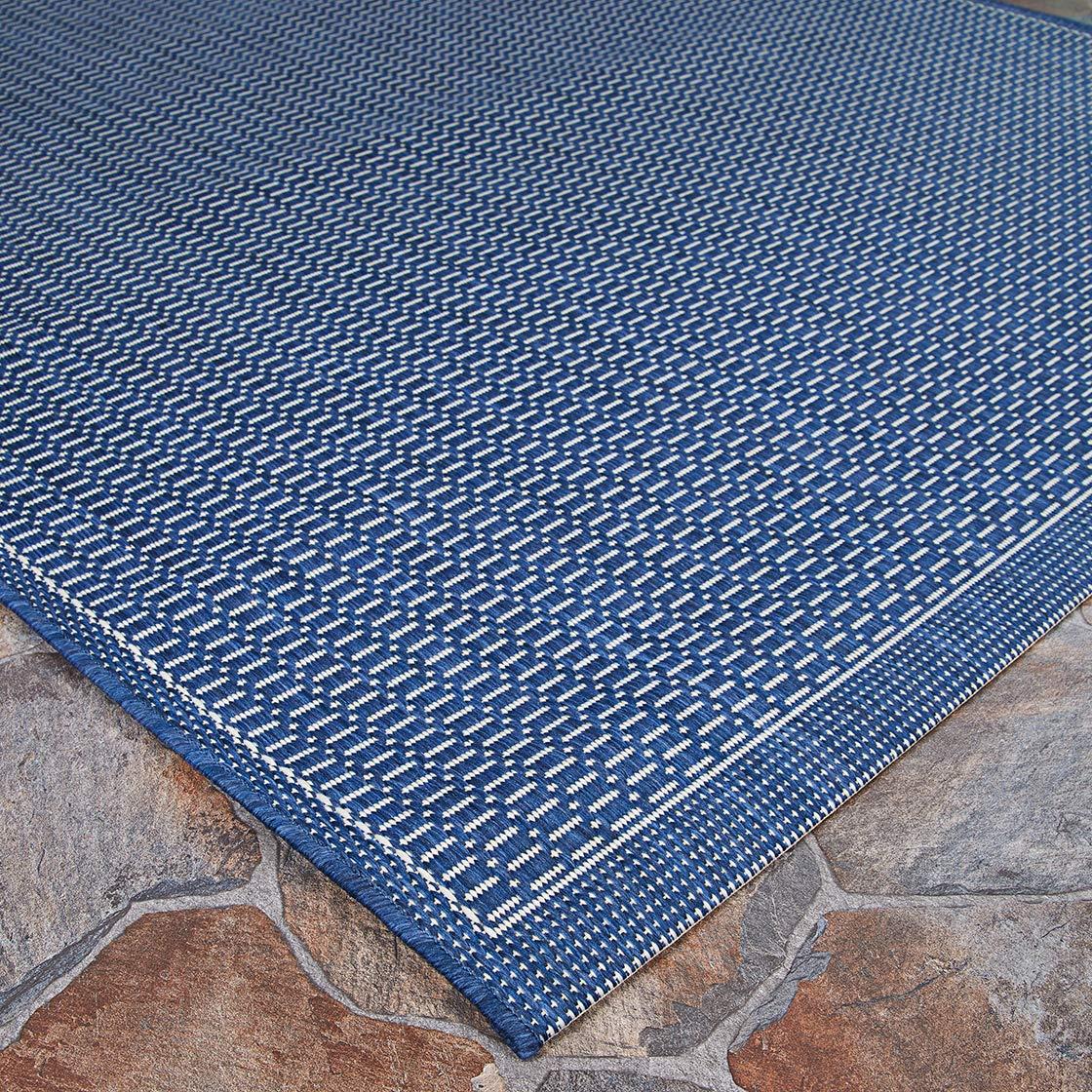 Couristan Recife Checkered Field Indoor / Outdoor Area Rug, Ivory- Indigo Blue, 7'6" Square