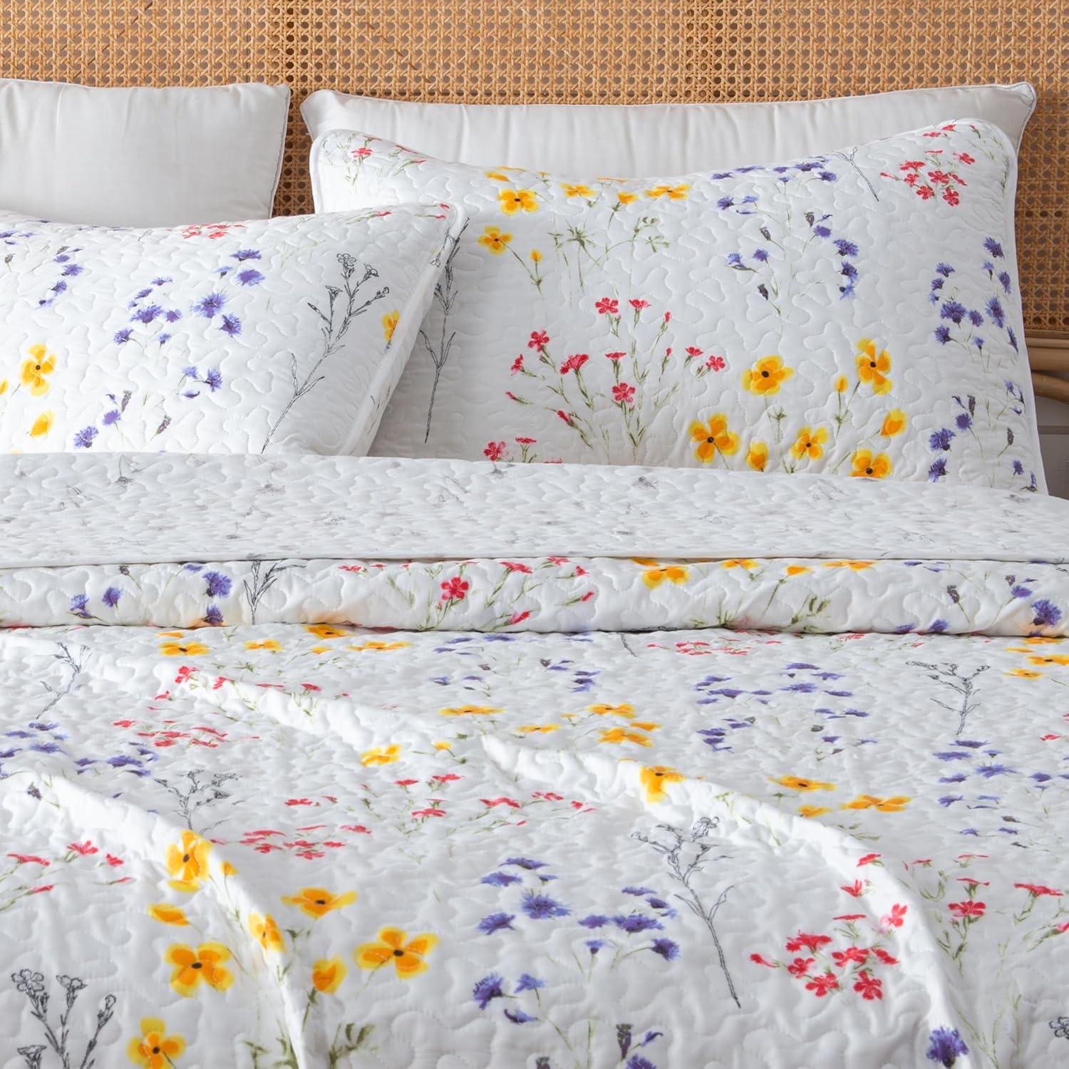 Bright & Colorful Tiny Floral Quilt Set with Shams