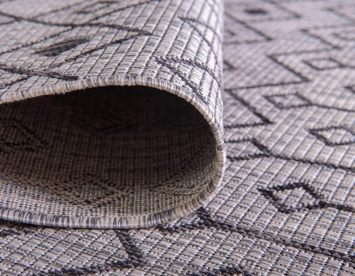 Unique Loom 5' 1 x 8' 0 Rectangle Indoor/Outdoor Trellis Gray Area Rug