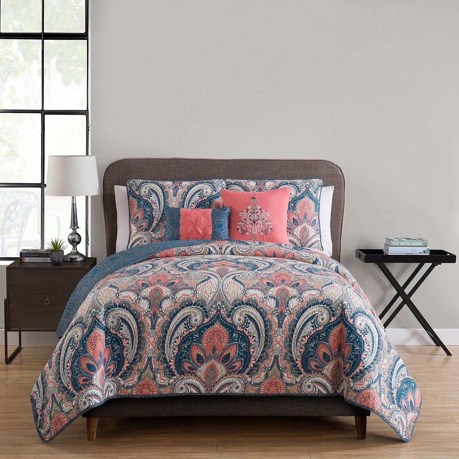 VCNY Casablanca Bohemian Microfiber / Polyester Standard Damask Quilt Set