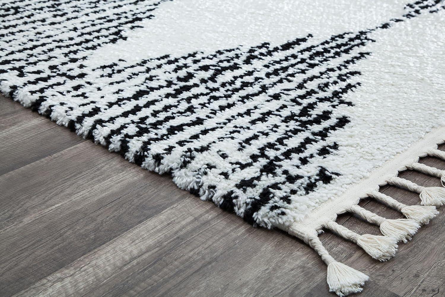 Qi Mason Shag Tribal Heath White Area Rug