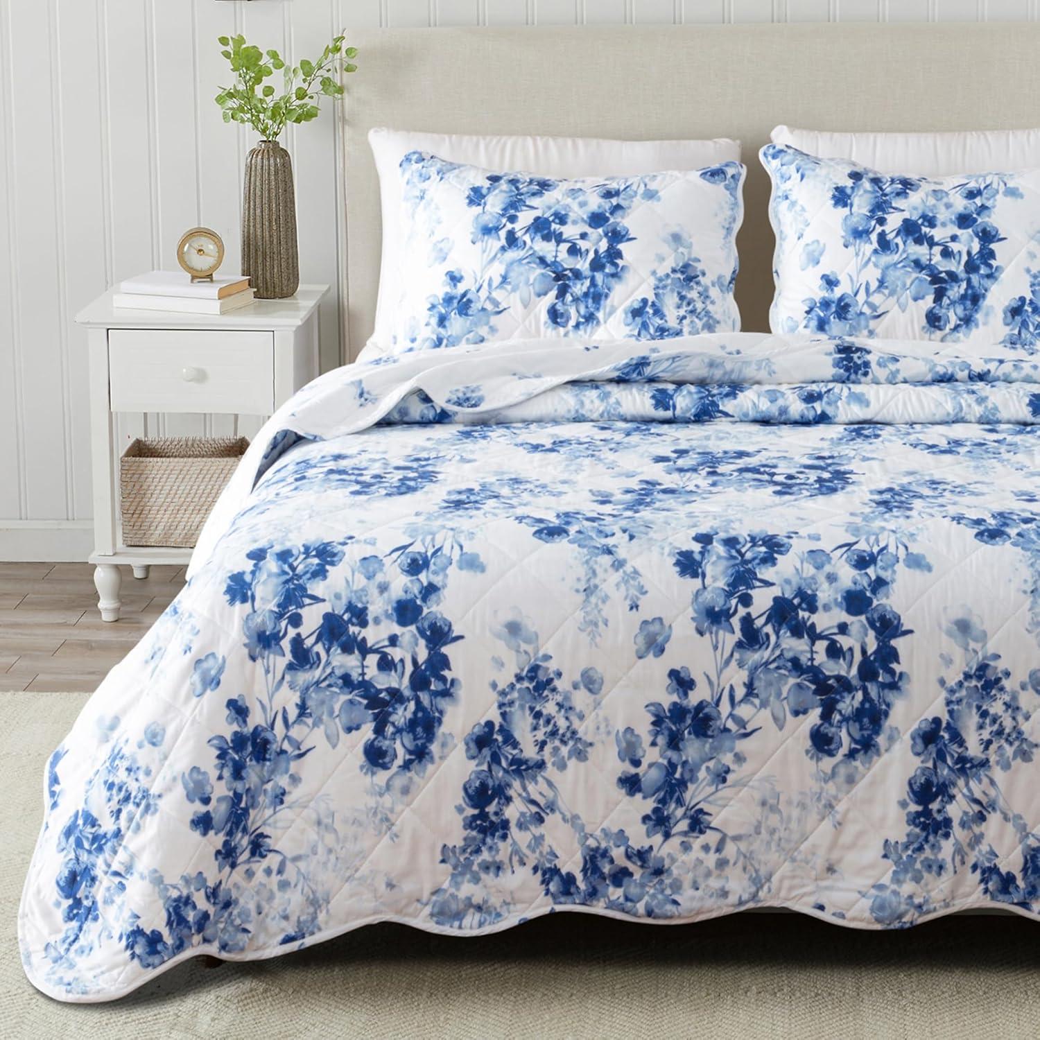 FreshFolds Bright & Colorful Tiny Floral Quilt Set with Shams