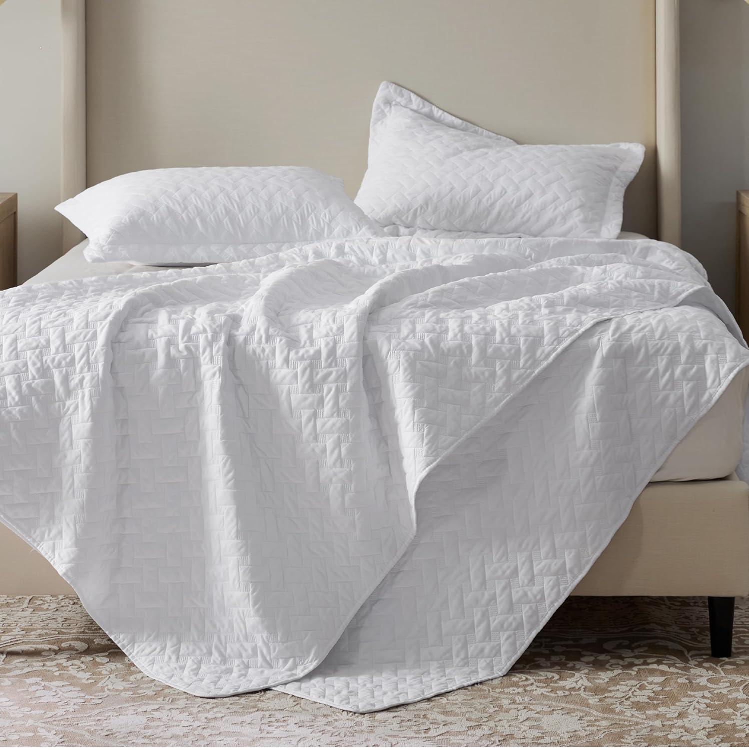 Lightweight Spring Quilt Set Oversized King Size White Bedding Set for All Seasons - Bedsure