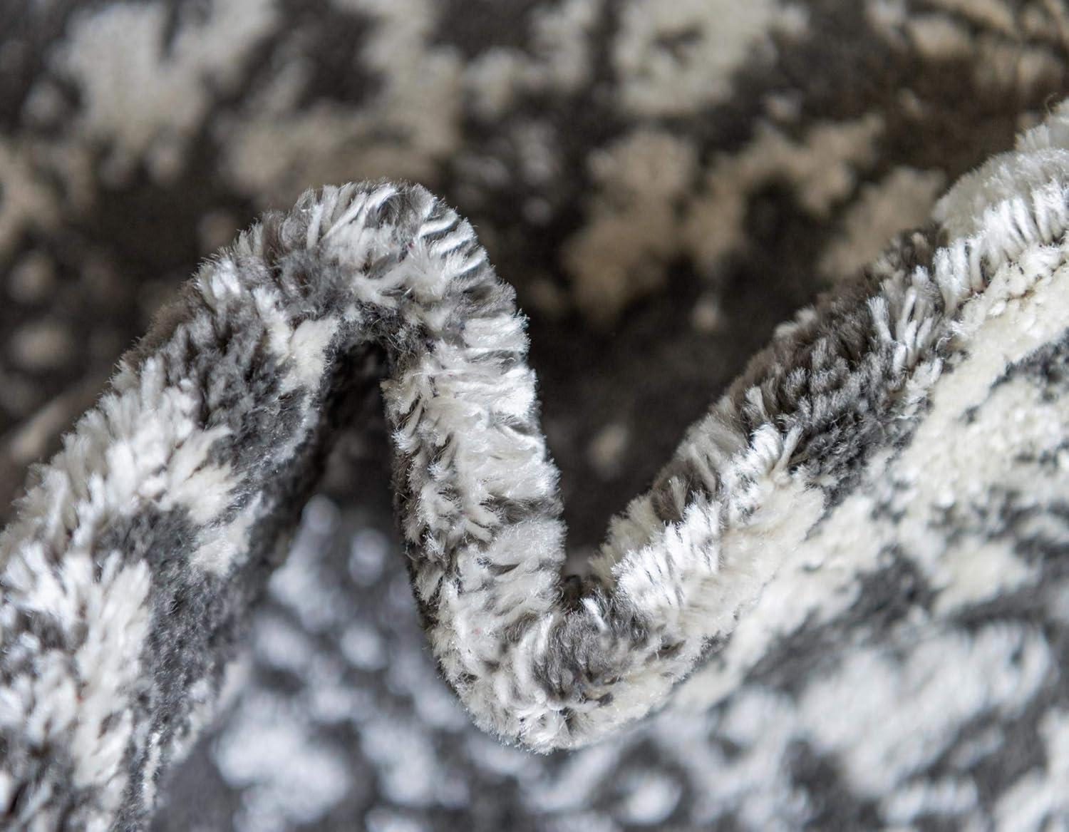 Unique Loom 5' 3 x 5' 3 Round Dark Gray Richmond Medallion Area Rug