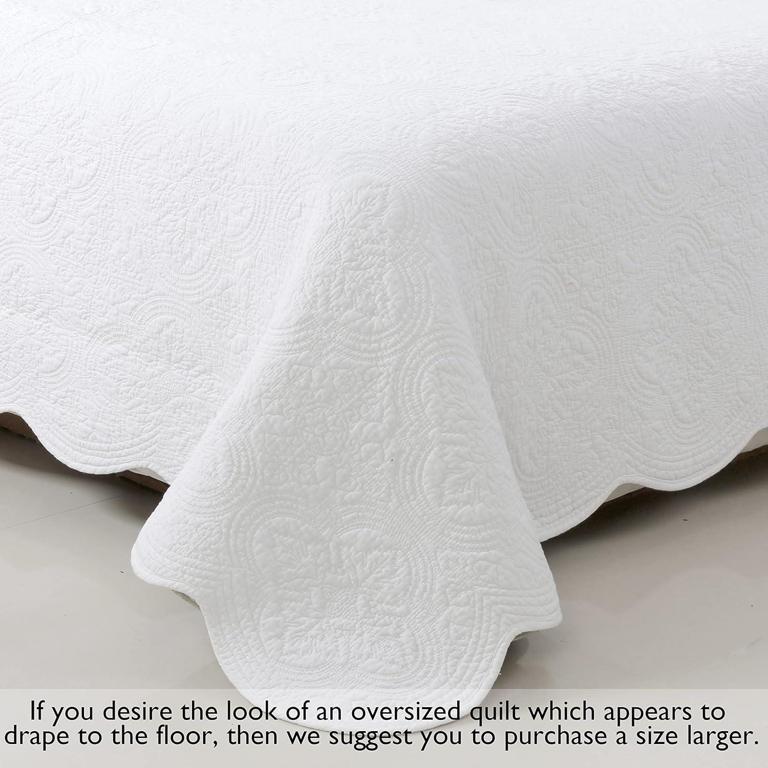 Cozy Line Victorian Medallion Matelasse Scalloped Edge 100% Cotton 3-Piece White Quilt Bedding Set, Queen
