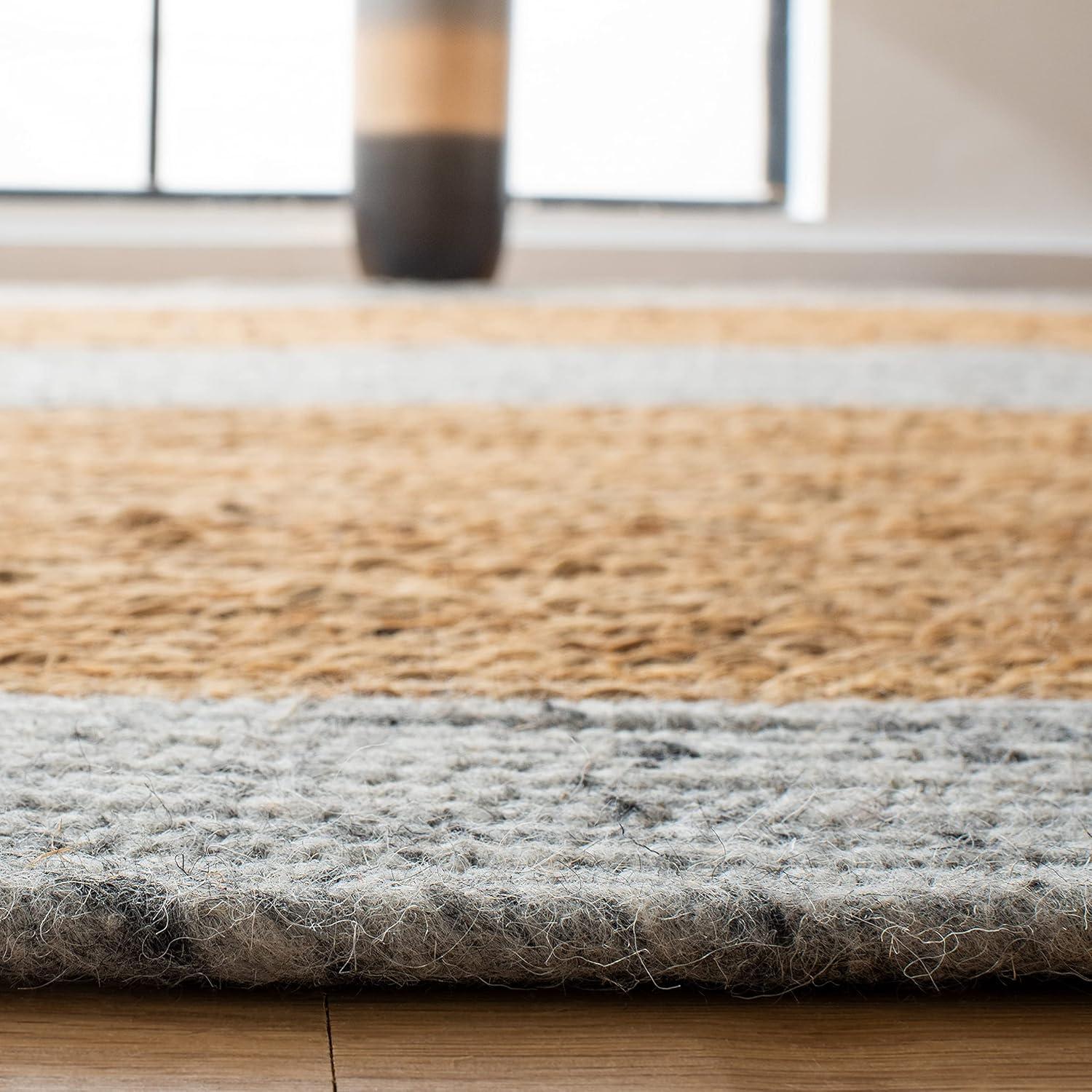 Braided BRD910 Hand Woven Indoor Accent Rug - Grey/Natural - 3' Round - Safavieh