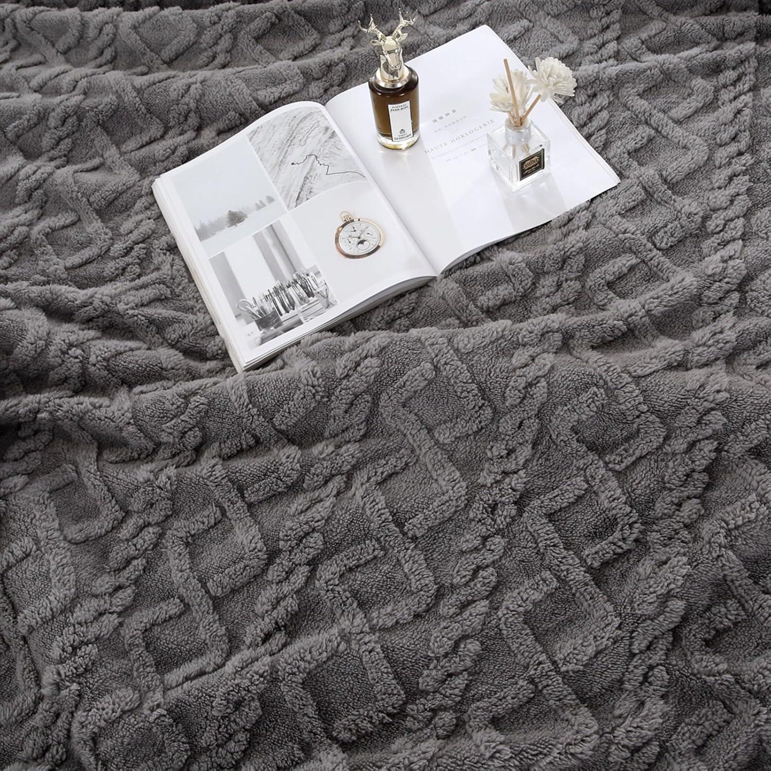 PU MEI Sherpa Throw Blanket for Couch Sofa 60”*80”- Fleece Tufted Fuzzy Soft Cozy Blanket for Bed, Thick Warm Blanket for All Seasons, (Dusty Blue, 60"*80")