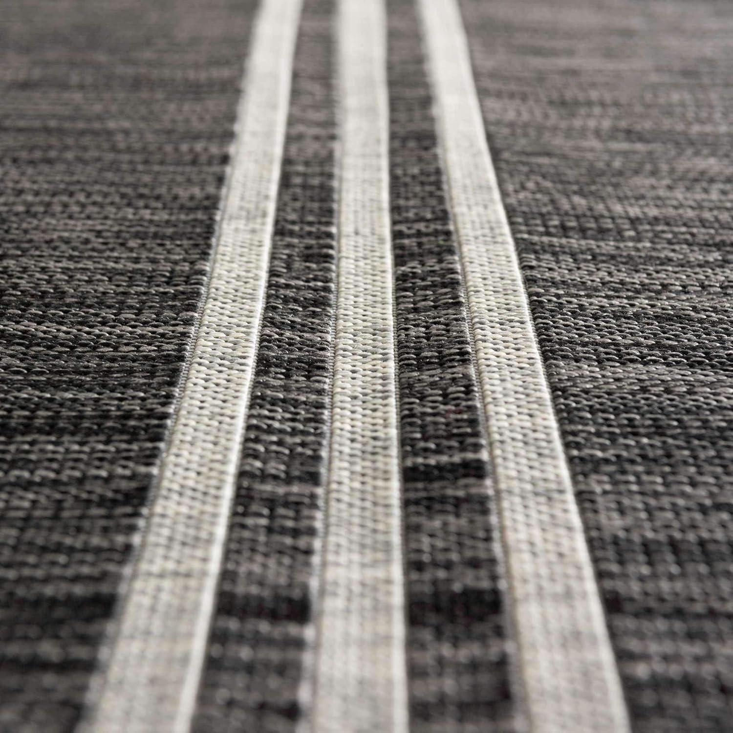 Jill Zarin Outdoor Collection Area Rug - Anguilla (2' x 3' 1" Rectangle Charcoal/Ivory)