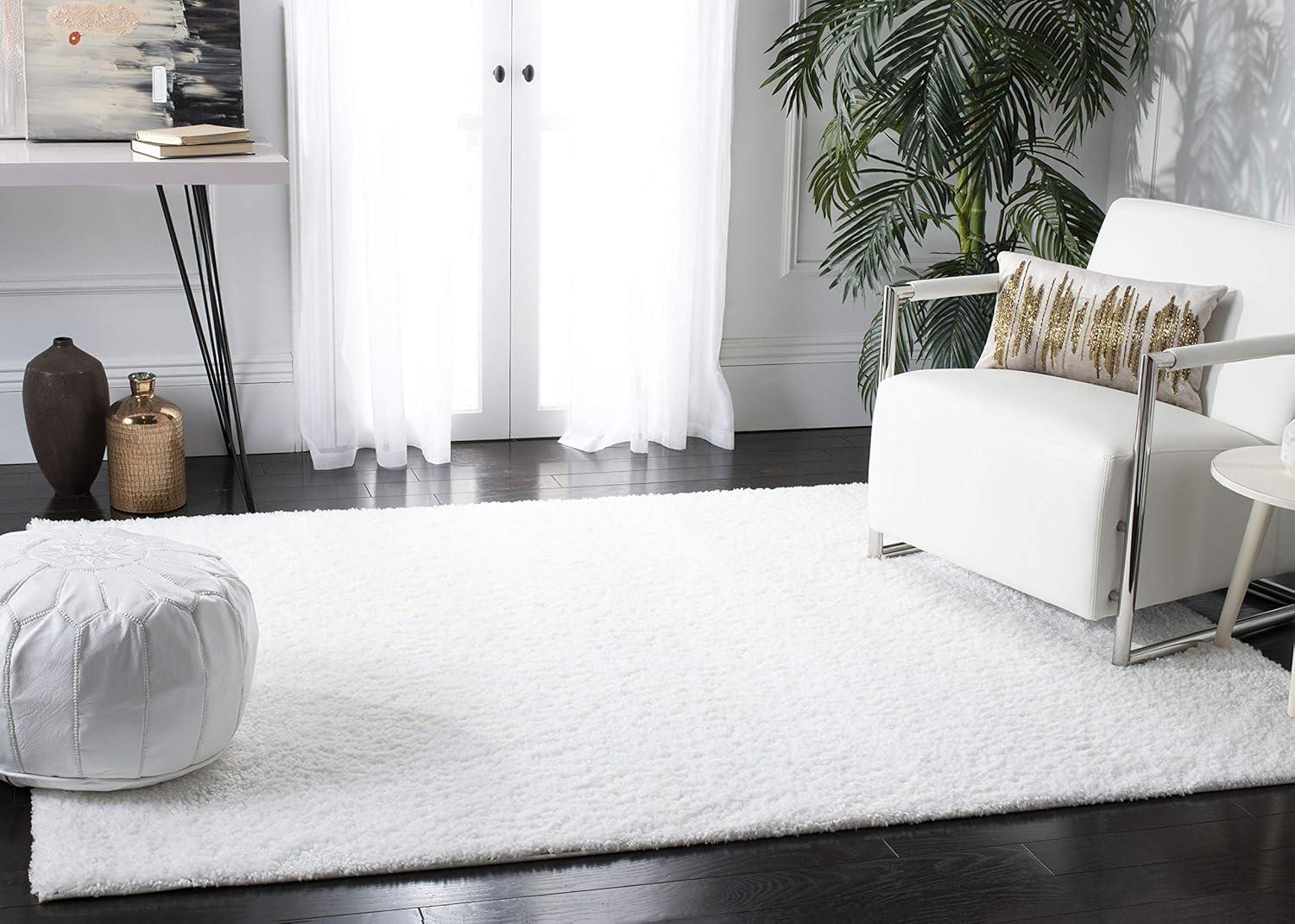 SAFAVIEH August Carlene Solid Plush Shag Area Rug, White, 4' x 6'