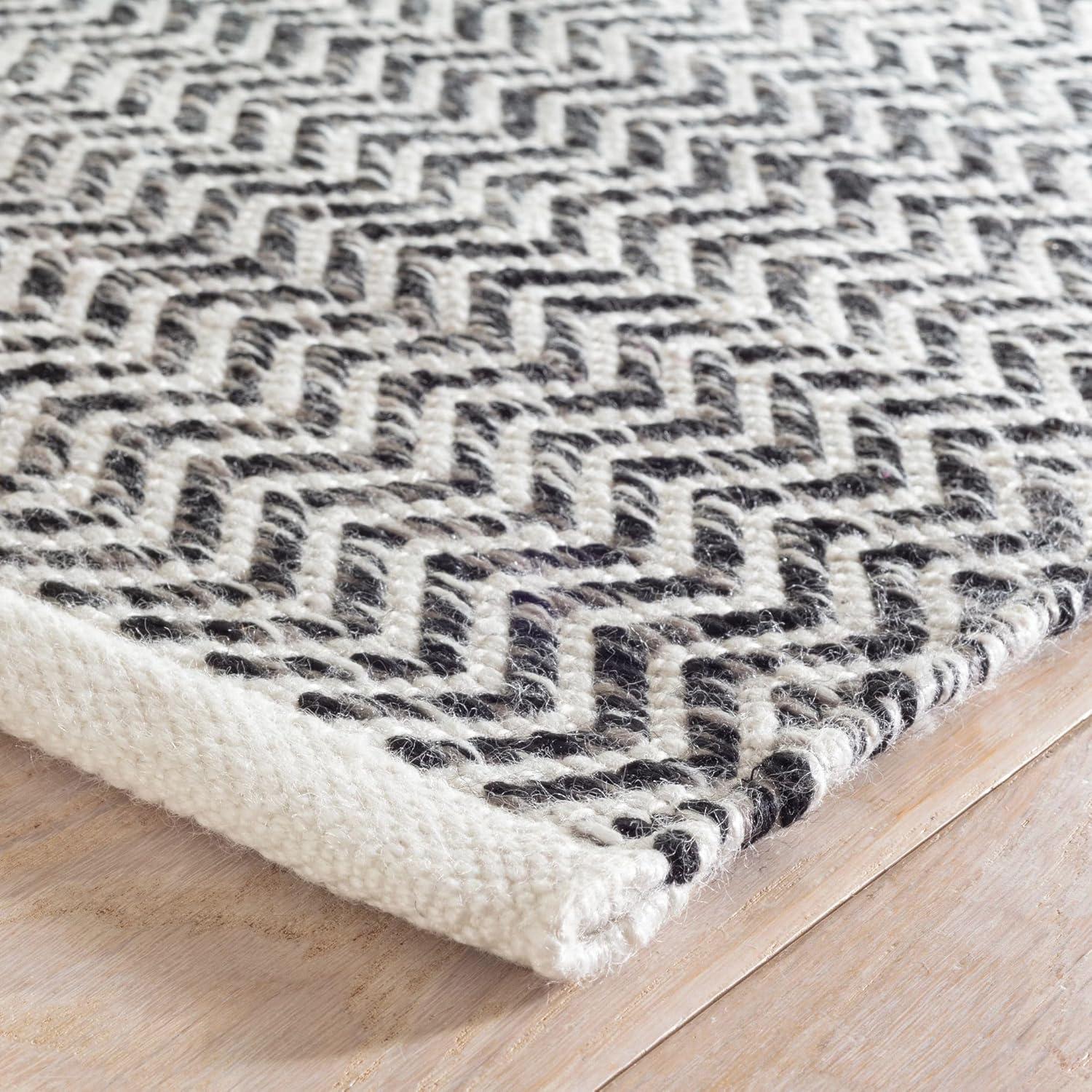 Coastal Black Handwoven Indoor/Outdoor Rug