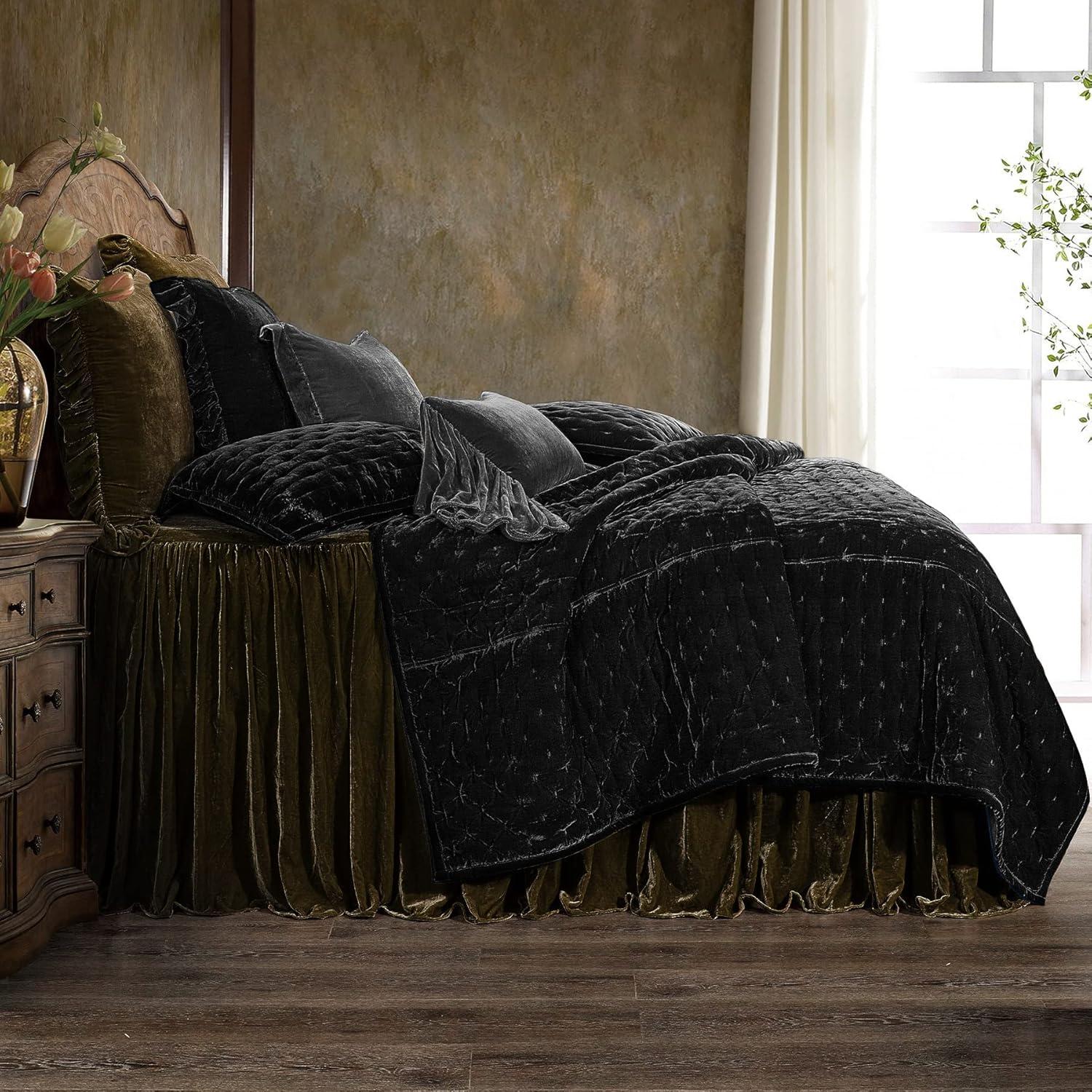 Luxurious Twin Black Faux Silk Velvet Quilt Set