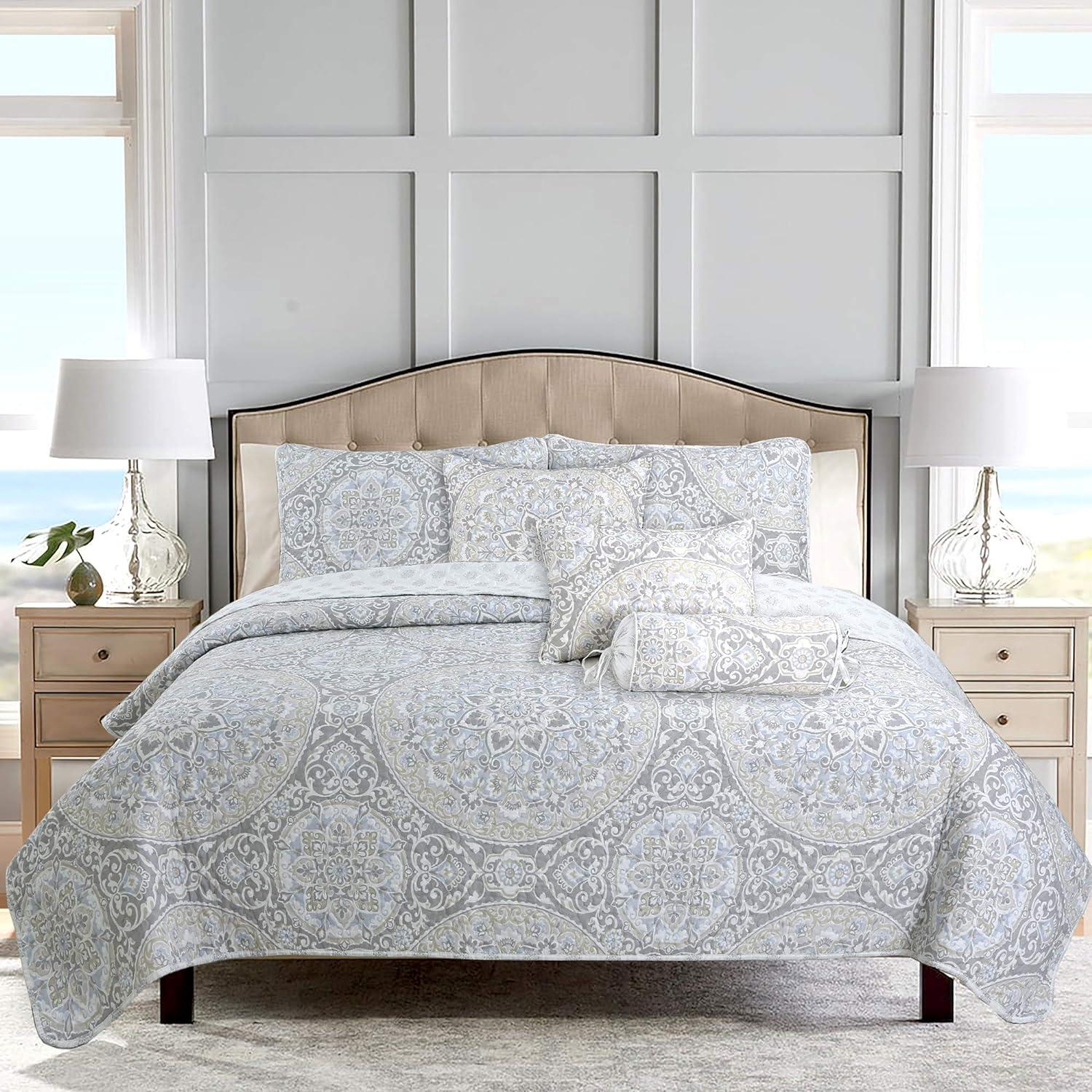 Damask Quilt Set