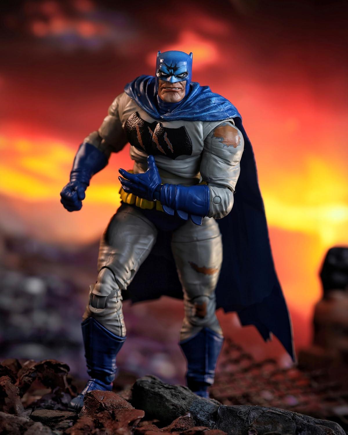 DC Multiverse - The Dark Knight Returns - 7" Batman (Battle DamageBlue) McFarlane Collector Edition #21, McFarlane Toys, Gifts