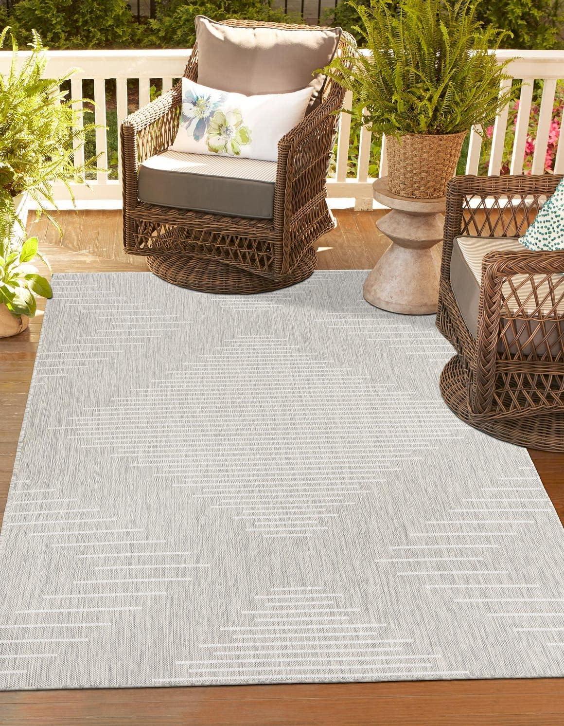 Gray Stripe Synthetic Flat Woven Outdoor Rug 4' x 6'