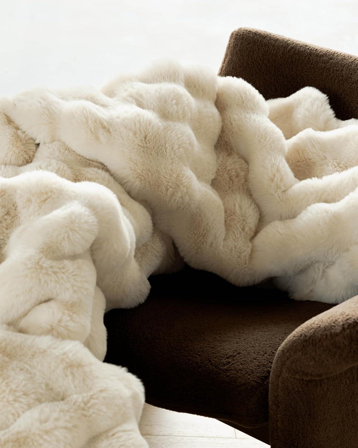 Oversized Cream Faux Fur Ultra-Soft Machine Washable Throw Blanket