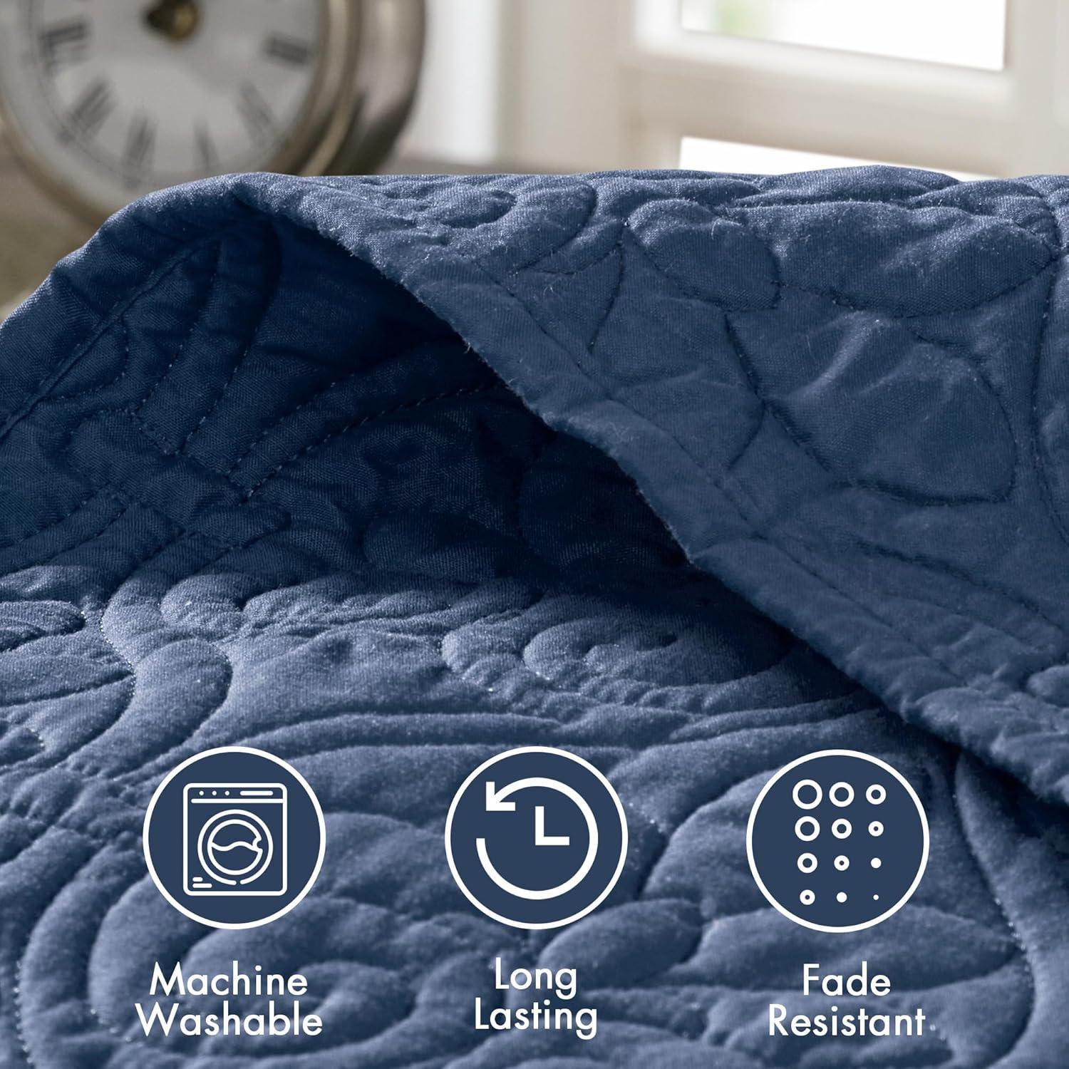 Quebec Reversible Bedspread Set