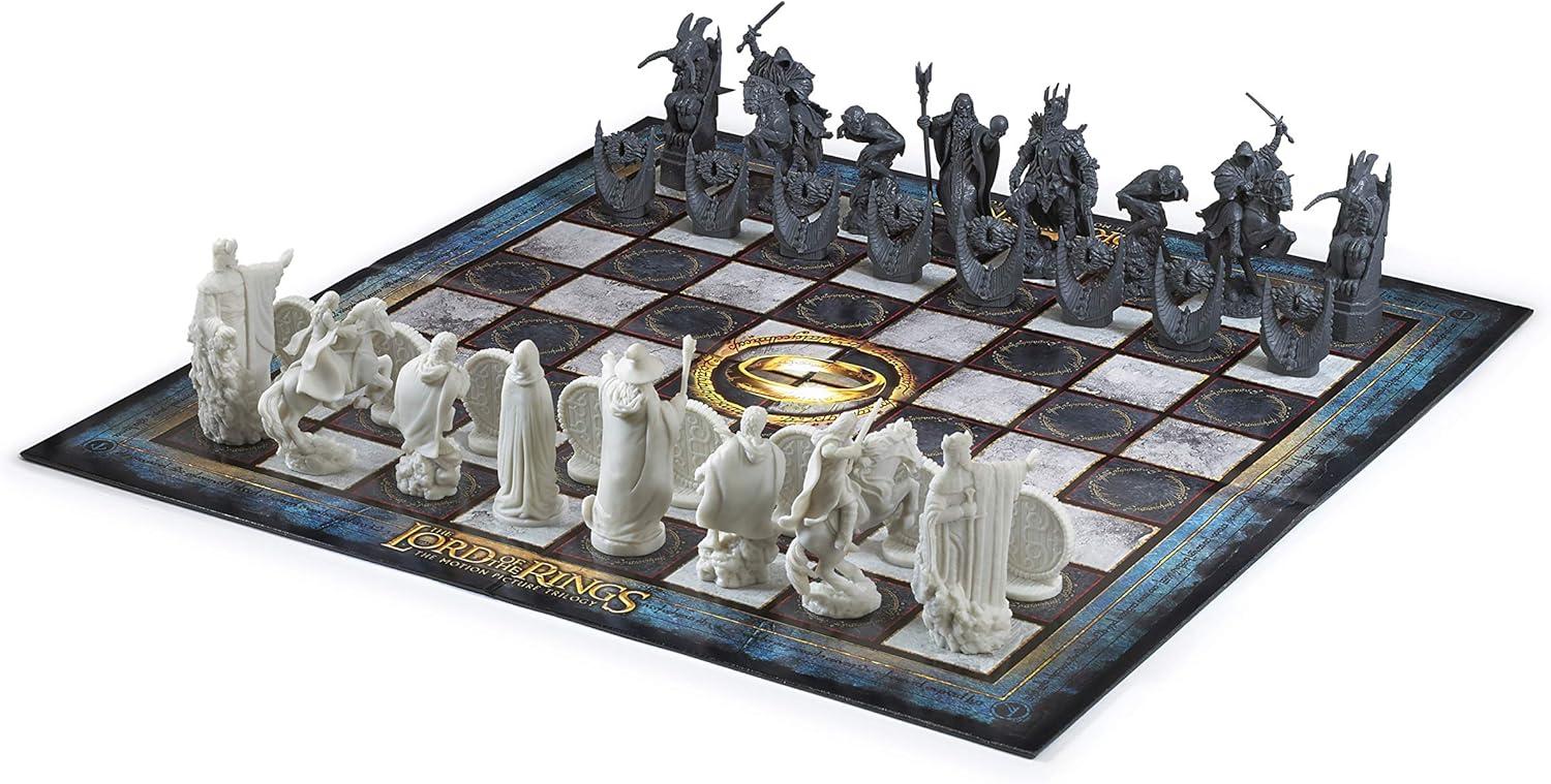 The Noble Collection Lord of the Rings Game Chess Set Battle for Middle-Earth
