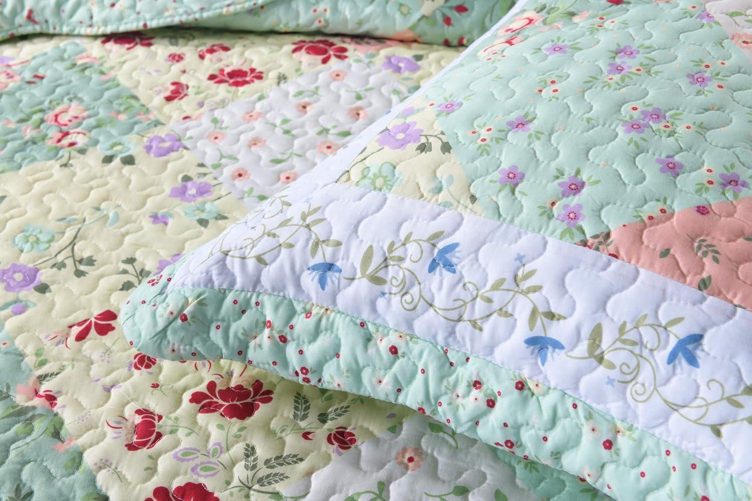 Queen Multi-Color Floral Quilt Set with Scallop Edges