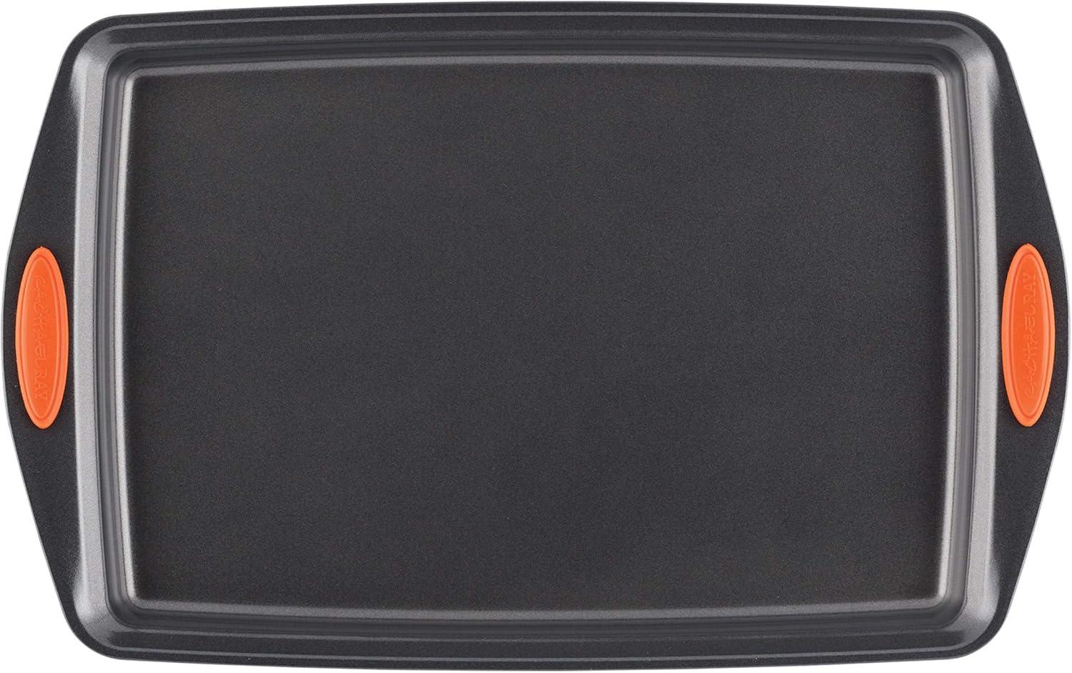 Rachael Ray 11-Inch by 17-Inch Yum-o! Nonstick Oven Lovin Crispy Baking Sheet/Cookie Pan, Gray with Orange Handles