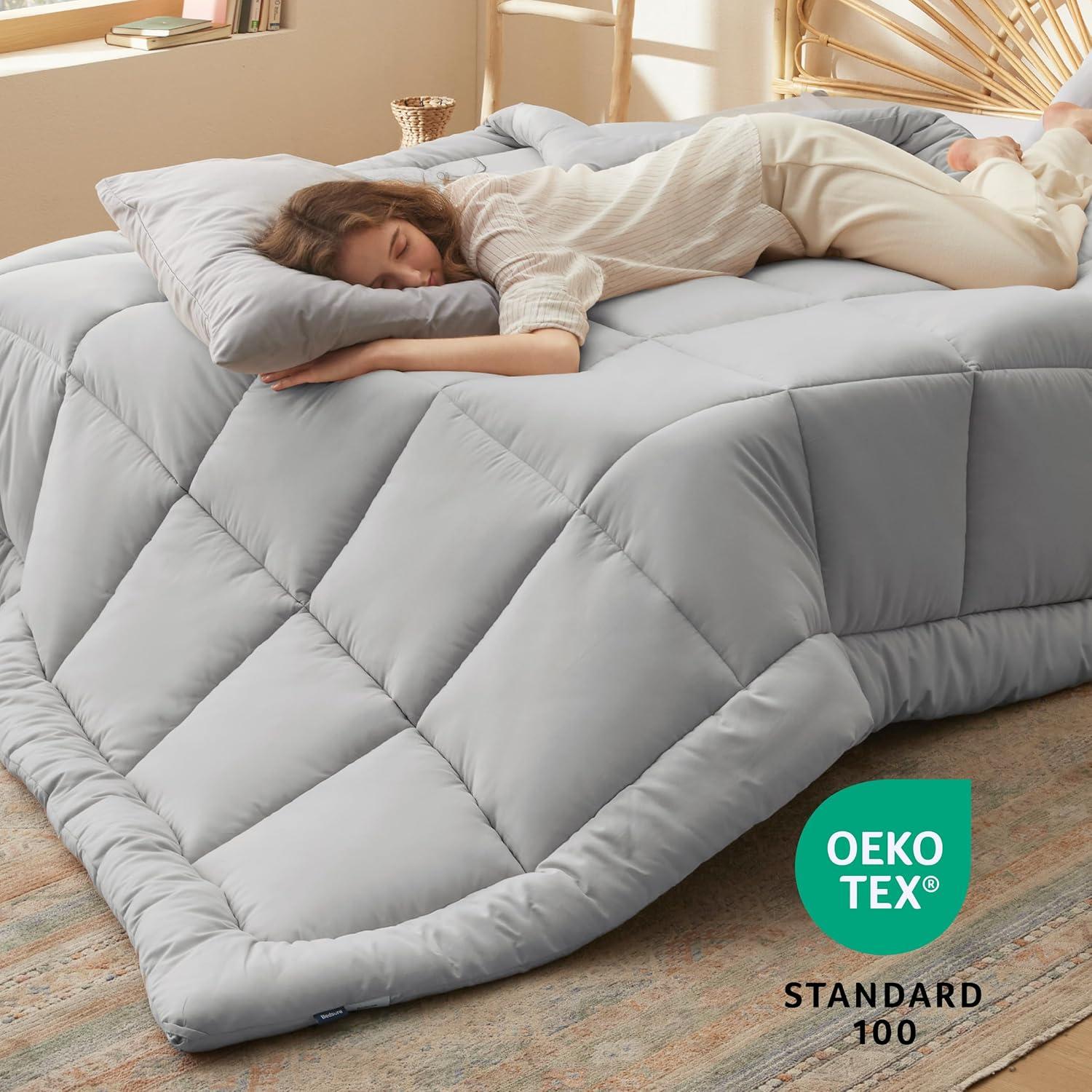 Bedsure Comforter Duvet Insert - Quilted Comforters Queen Size, All Season Duvet, GentleSoft Down Alternative Bedding, with 8 Tabs, Gifts for Women/Men, Light Grey, Queen 88 x 88 Inches