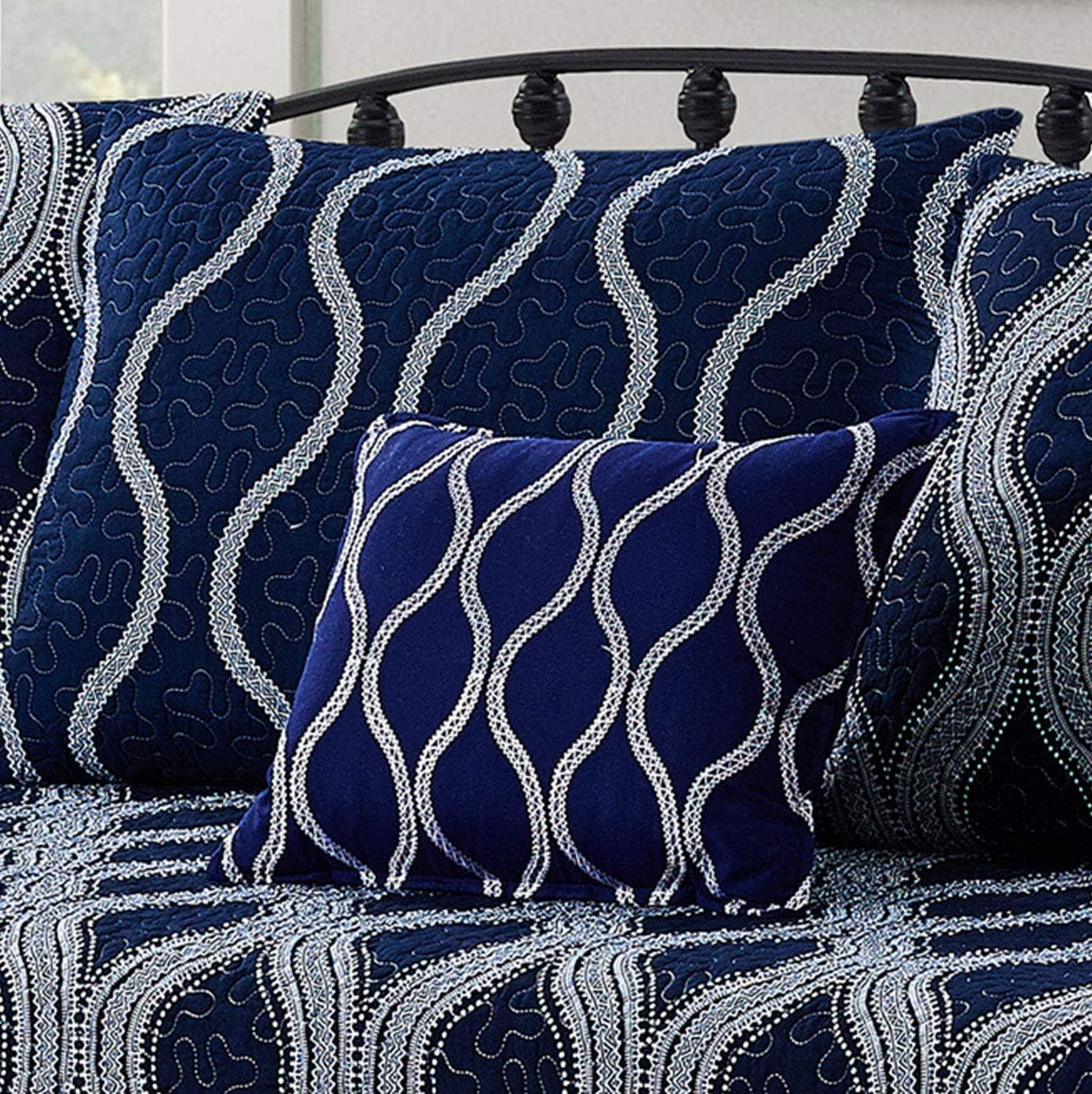 Home Soft Things Charleston Prints Quilted Geometric Shapes Quilt Set