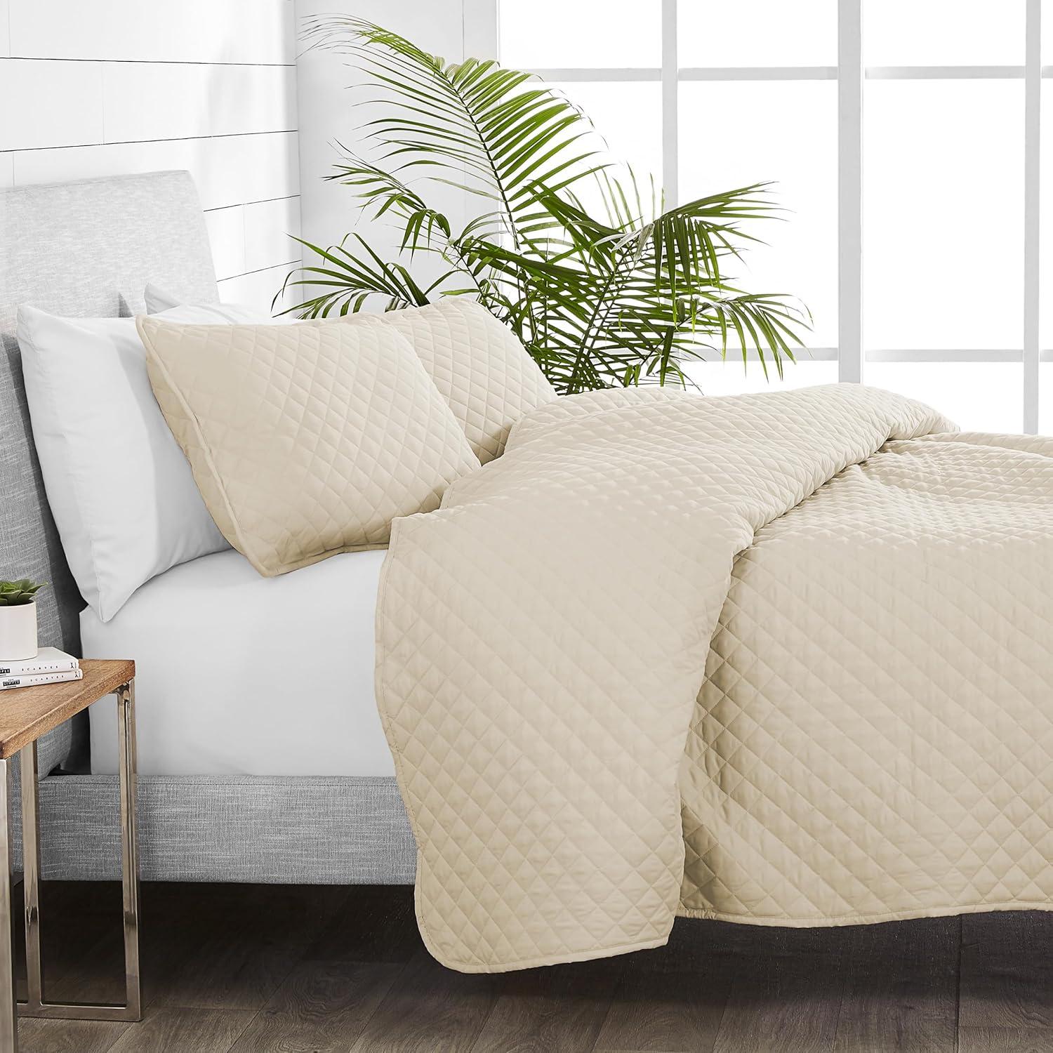 Modern & Contemporary Coverlet Set