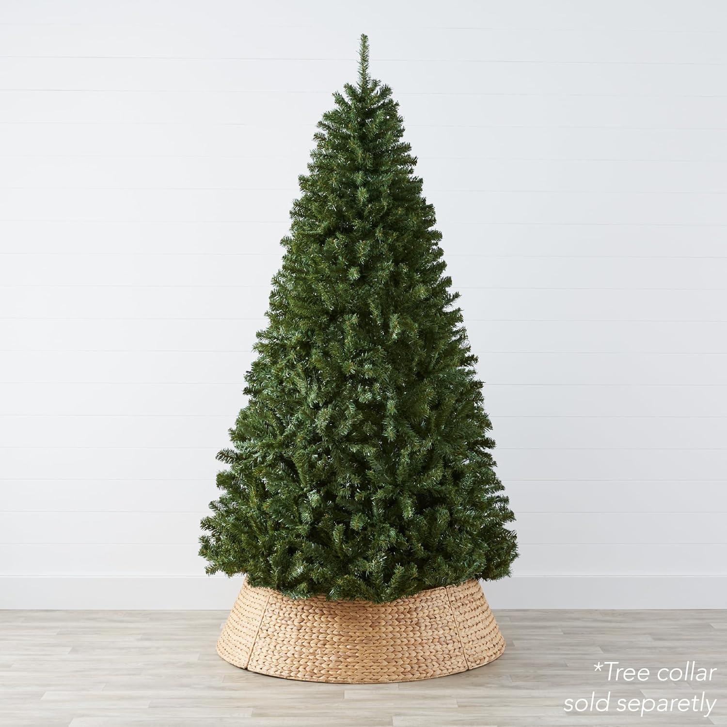 Elegant Spruce Outdoor Christmas Tree with Pre-Lit Design, 9ft