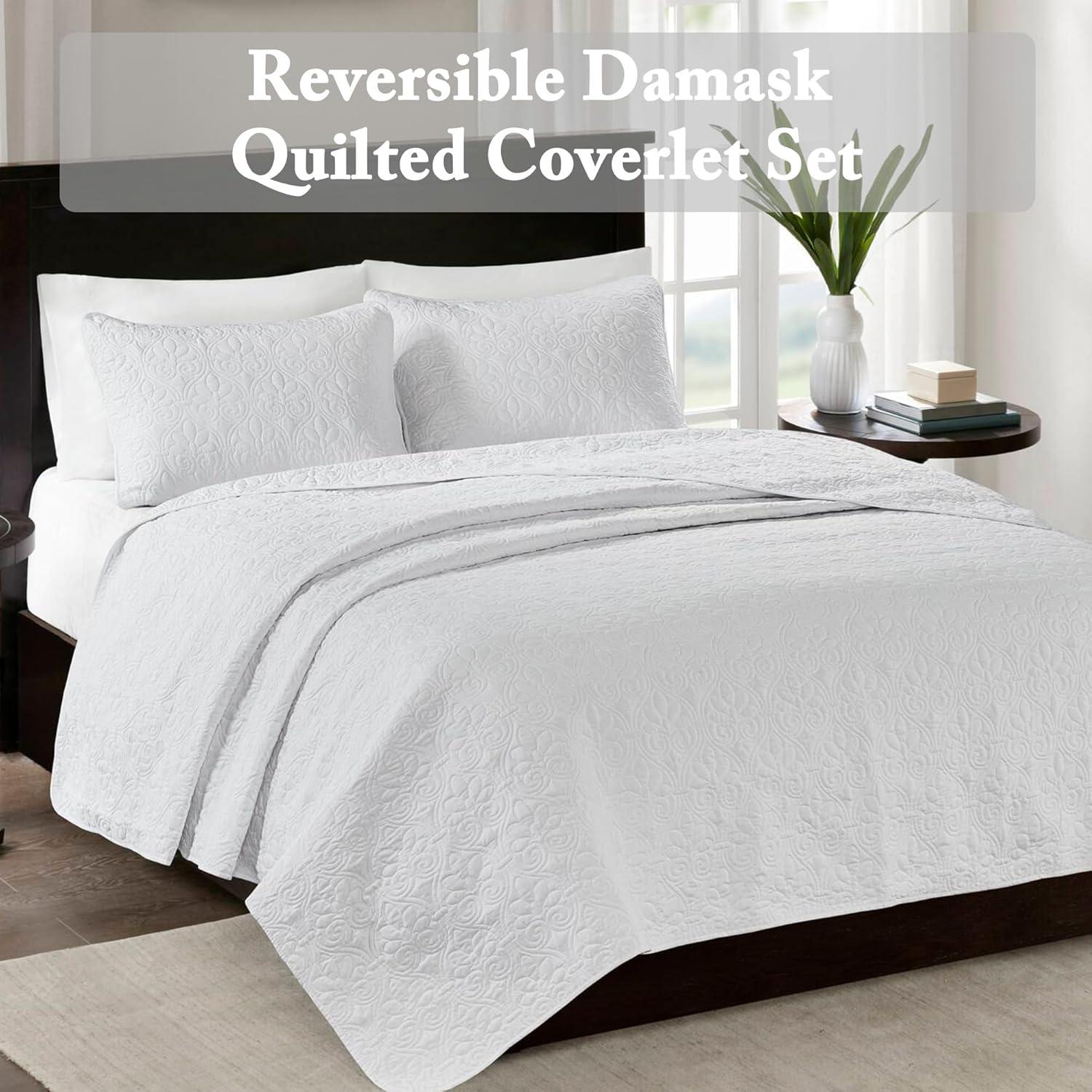 Quebec Reversible Quilt Set