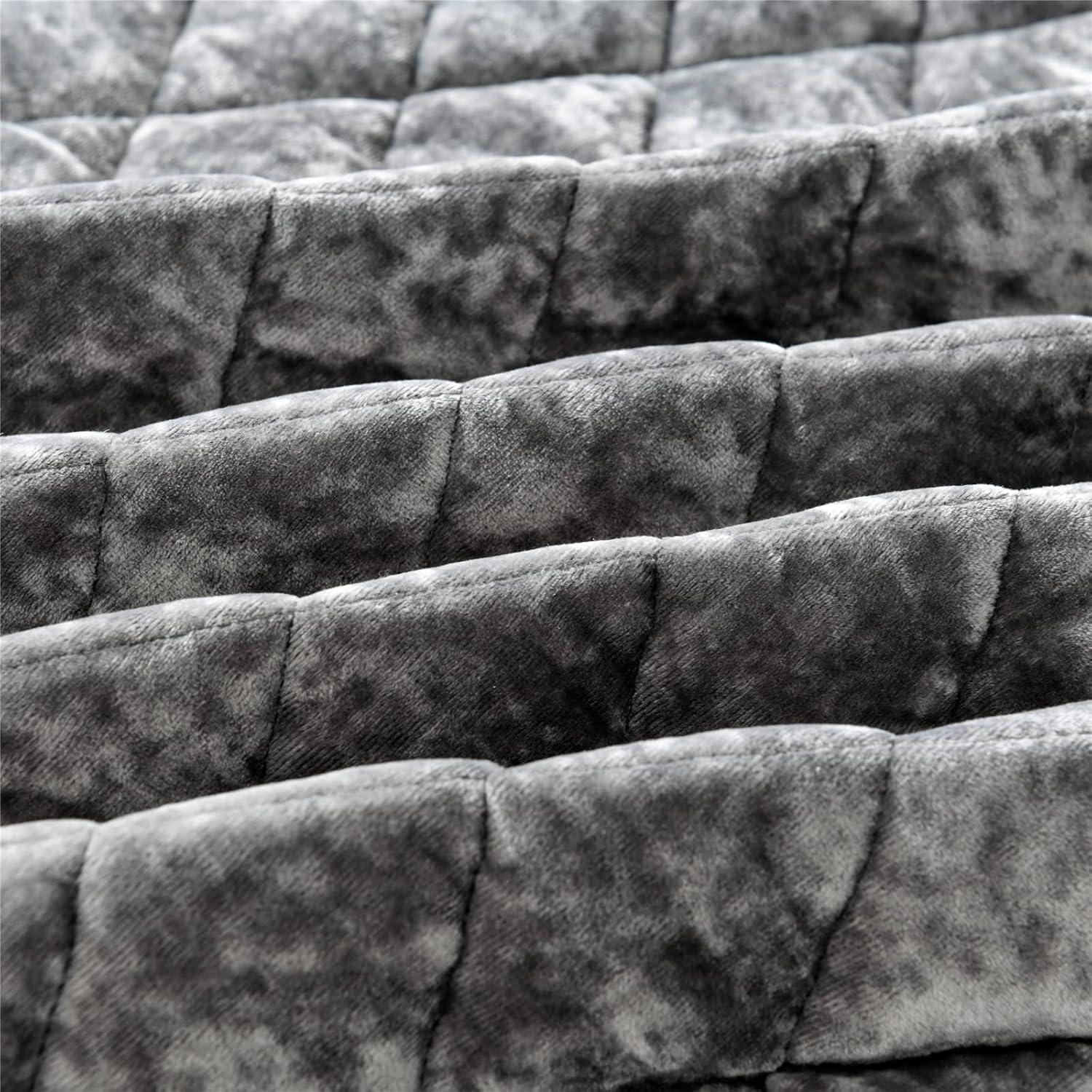 Royal Velvet Diamond Velvet Quilt Set