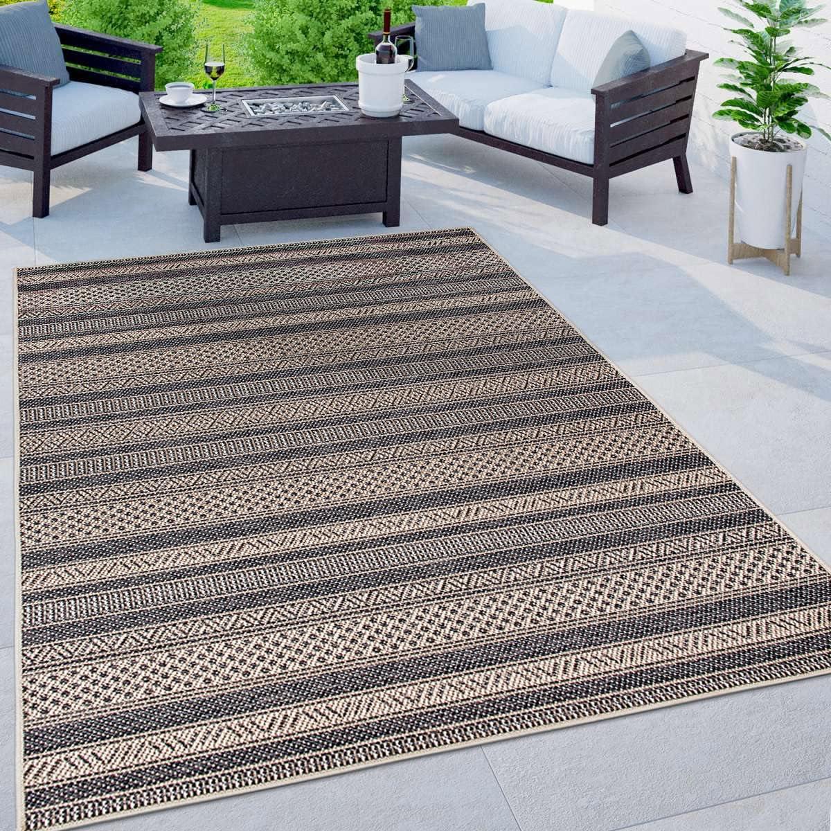 Reversible Geometric Blue Synthetic 5' x 7' Indoor/Outdoor Rug