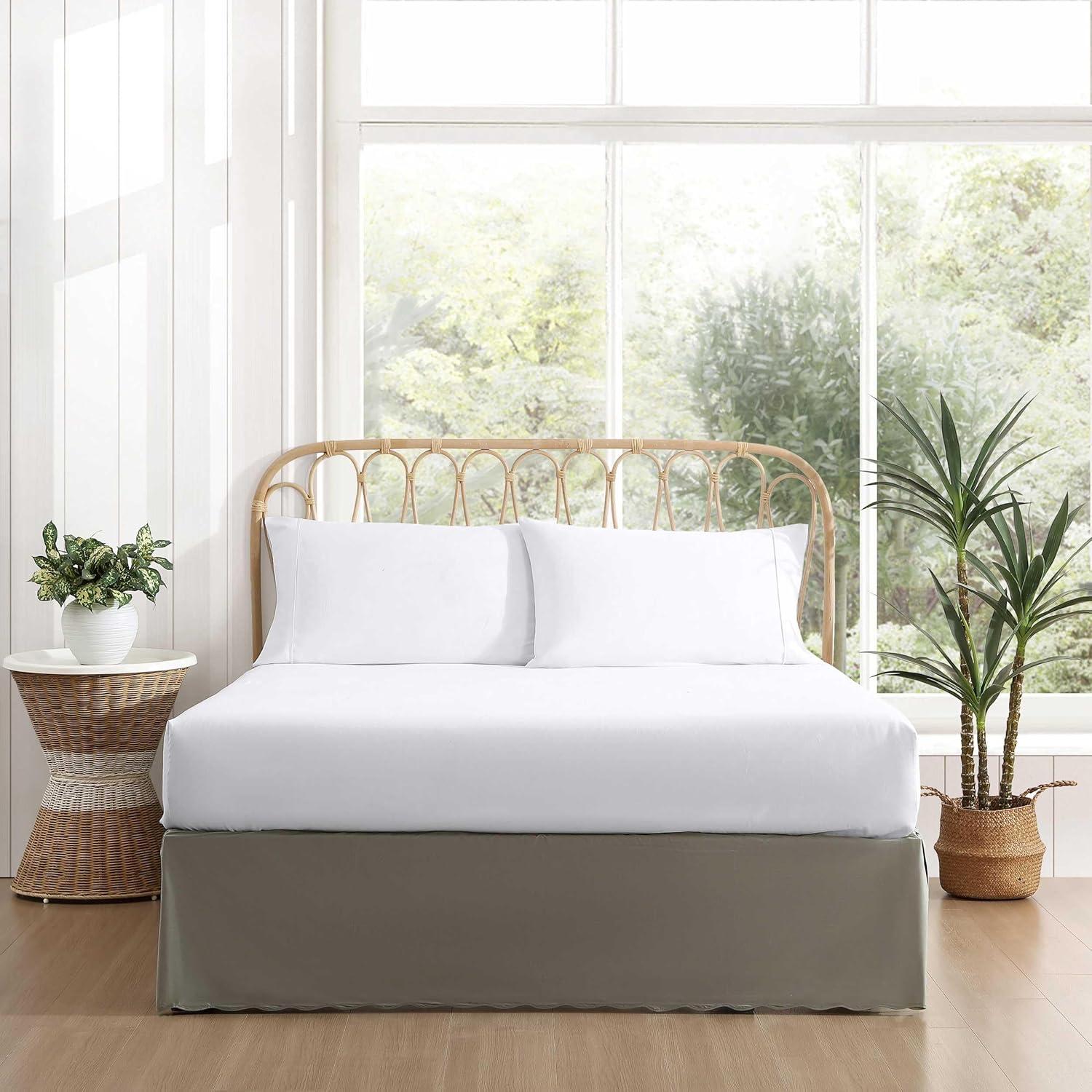 Solid Scallop Sage Green Cotton King 15 in. Drop Bed Skirt