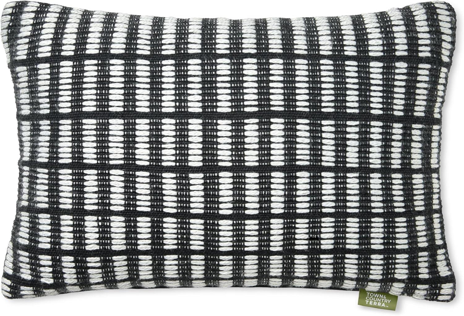TOWN & COUNTRY TERRA Alara Solid Border Indoor Outdoor Decorative Pillow 20"x20"