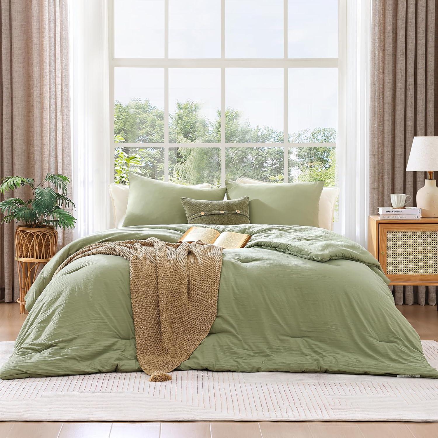 Sage Green Microfiber Full Comforter Set with Pillowcases