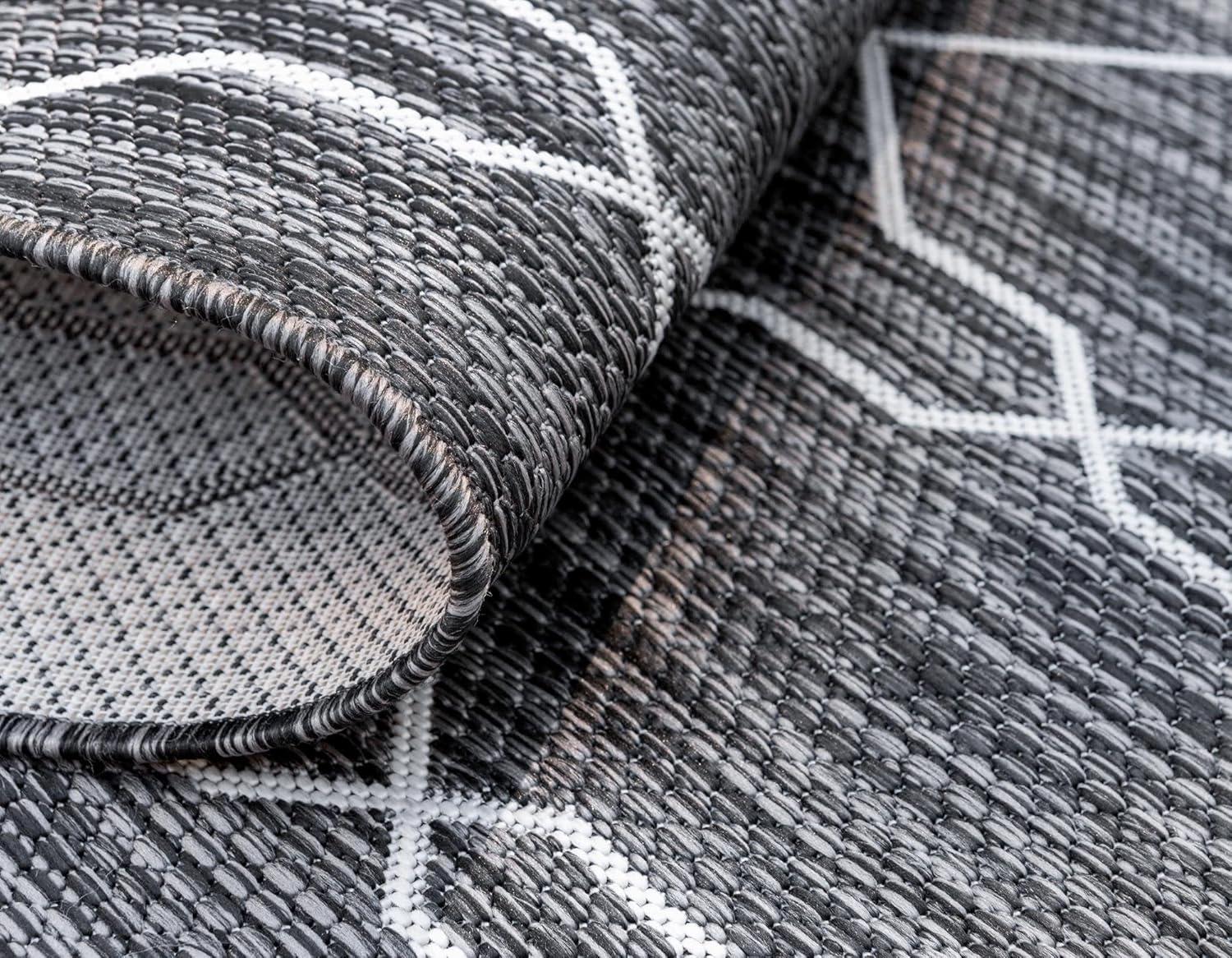 Unique Loom 4' 1 x 6' 1 Rectangle Indoor/Outdoor Trellis Charcoal Area Rug