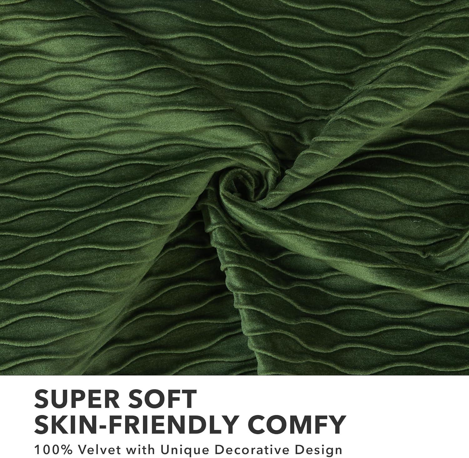 Deconovo Decorative Velvet Throw Pillow Covers, Set of 2, Soft & Elegant Cushion Covers for Sofa, Bedroom, Living Room & Home Decor, Wave/Cream White, 16x16 Inch