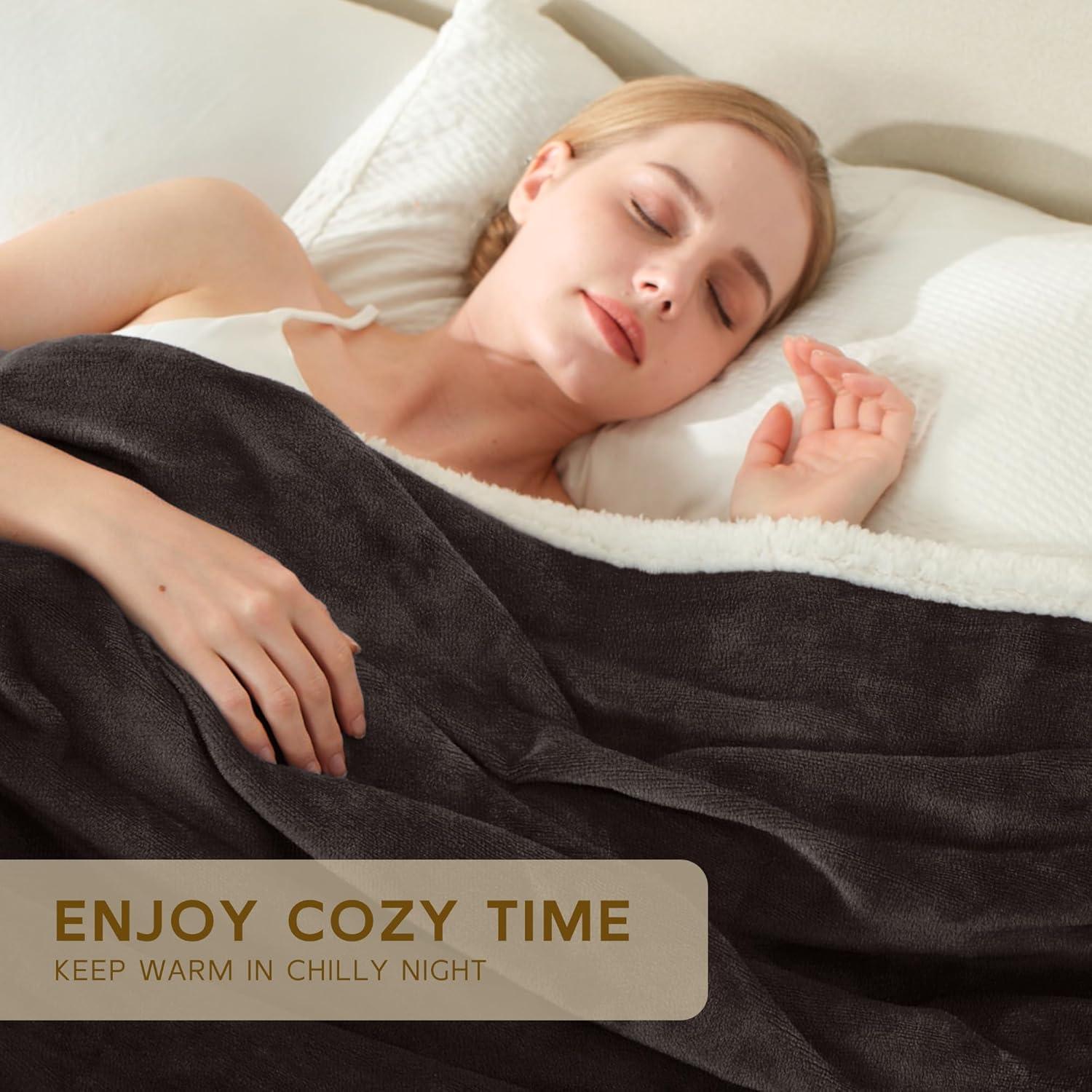 PAVILIA Plush Throw Blanket for Couch Bed, Faux Shearling Blanket and Throw for Sofa Home Decor, Emerald Green/Throw - 50x60