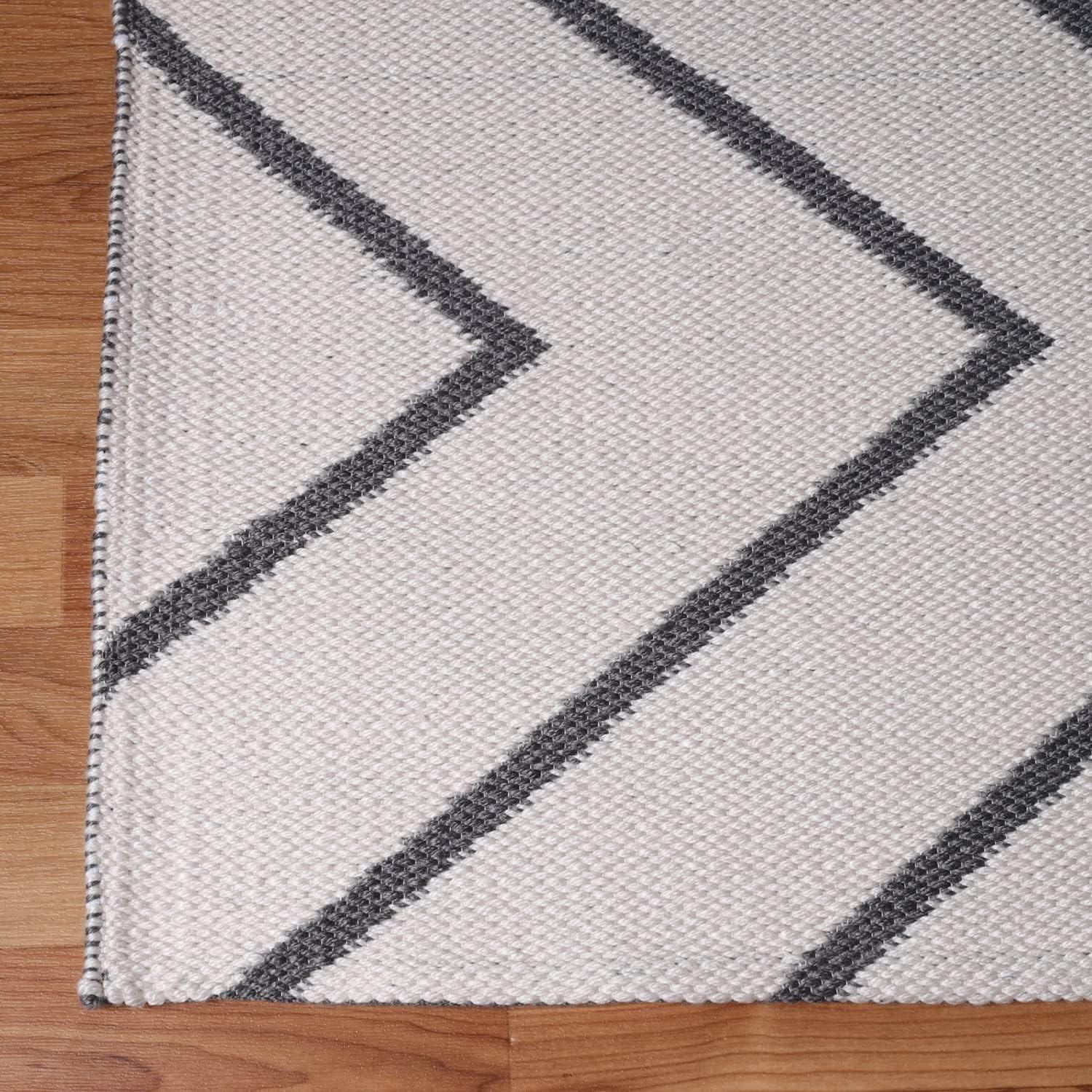 Ivory Zig-Zag Chevron Synthetic 6' x 9' Flatweave Rug