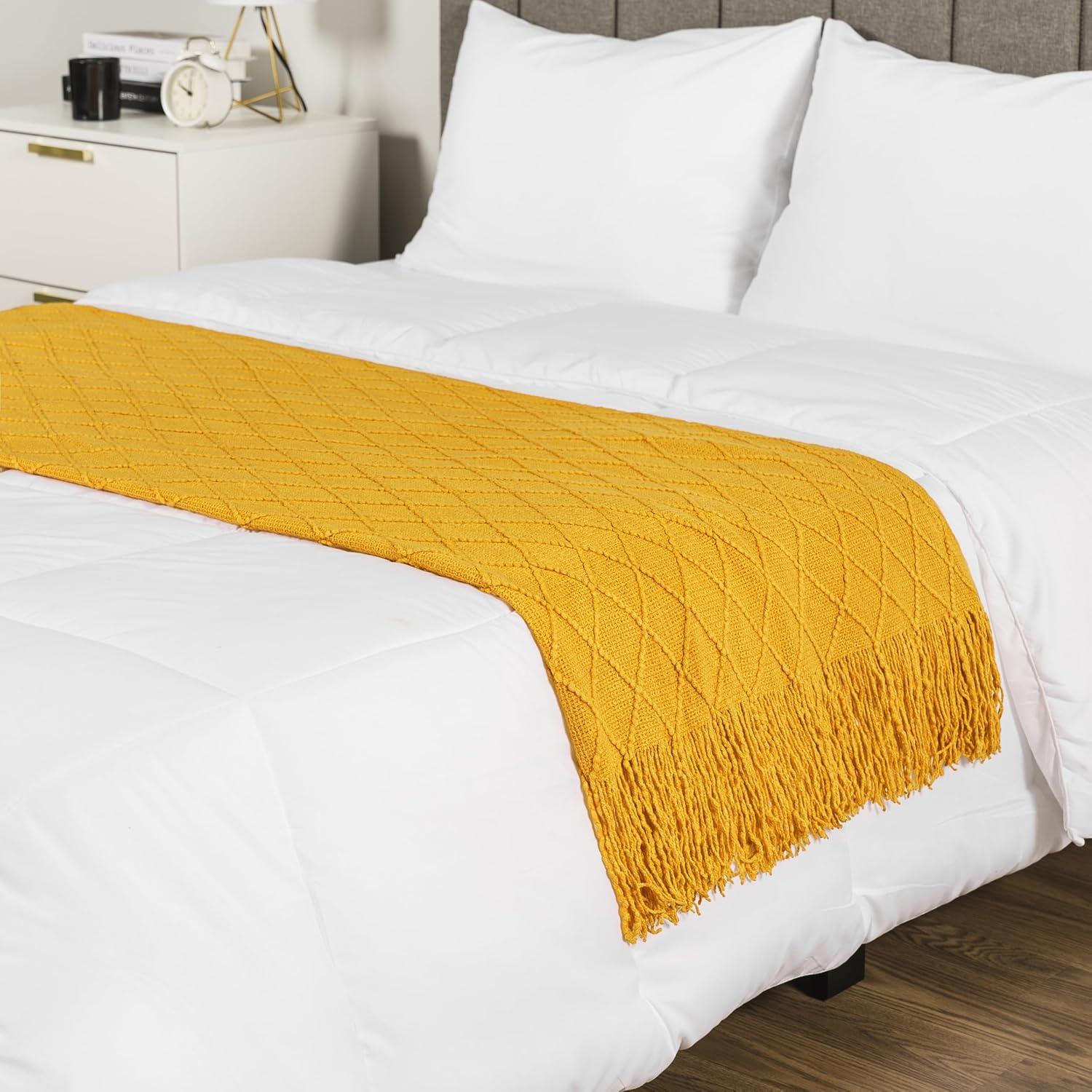 Pavilia Throw Blanket