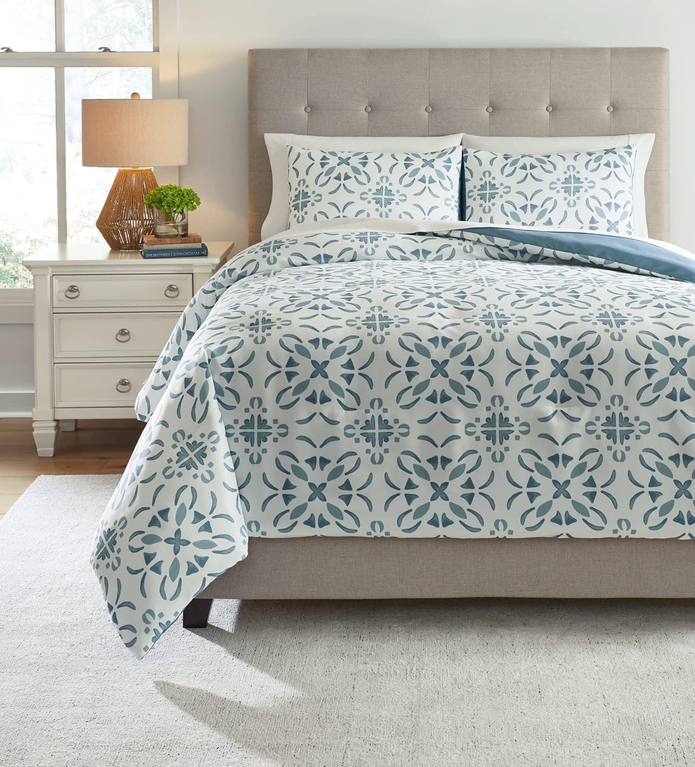 King Blue and White Microfiber Comforter Set