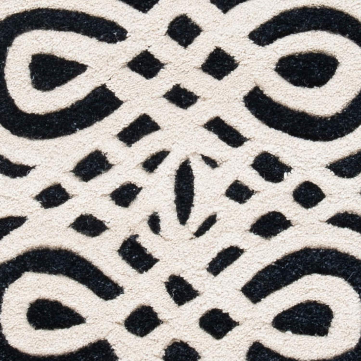 Soho SOH120 Hand Tufted Area Rug  - Safavieh