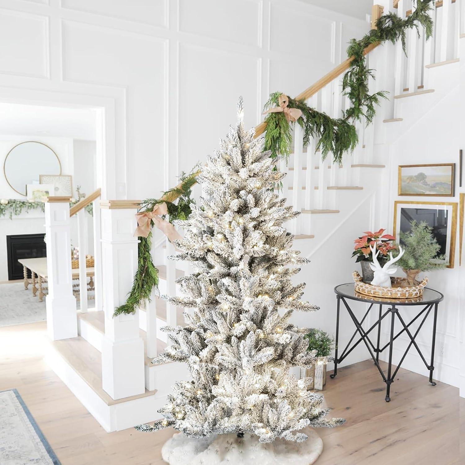 Glitz Design Glitzhome 9ft Pre-Lit Snow Flocked Fir Artificial Christmas Tree with 650 Warm White