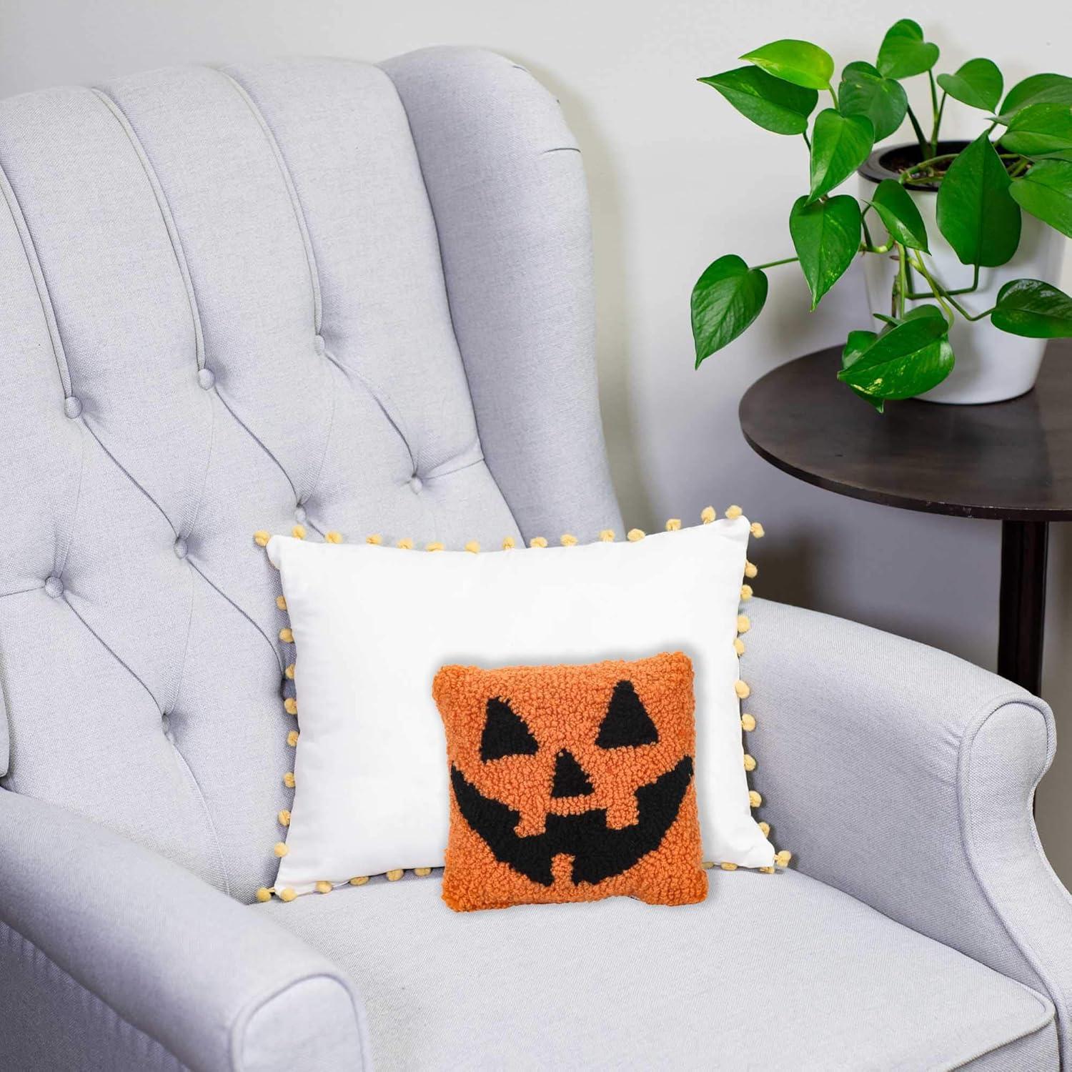 Jack-O-Lantern Petite Hooked Halloween Throw Pillow