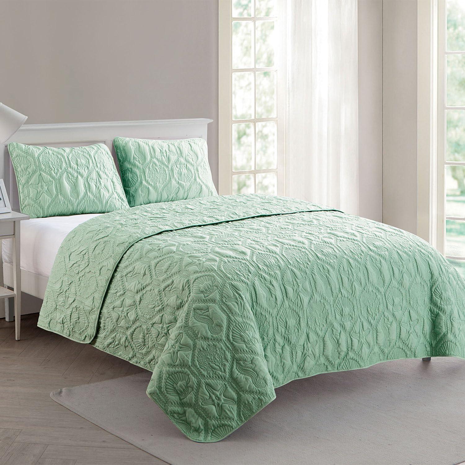 VCNY Shore 3-Piece Embossed Quilt Set