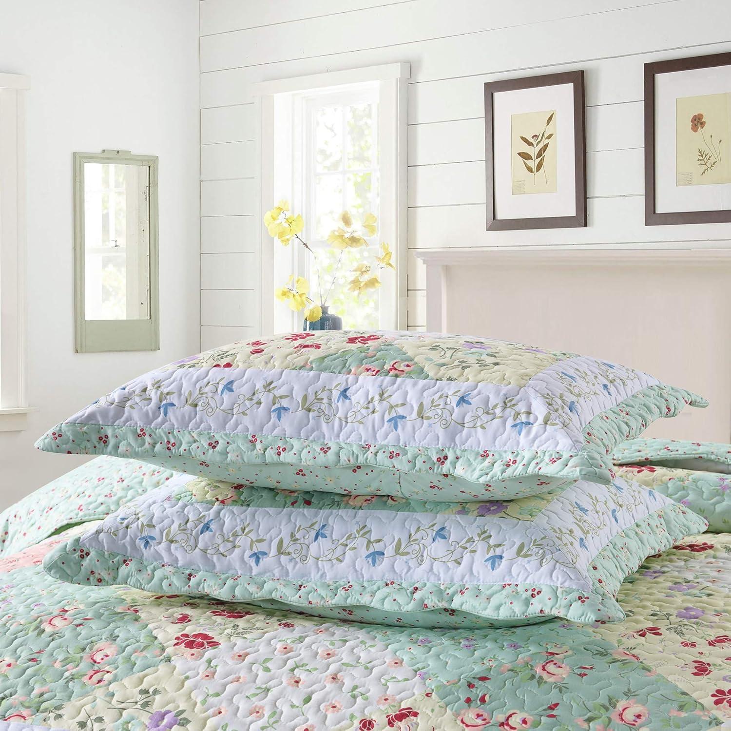 Queen Multi-Color Floral Quilt Set with Scallop Edges