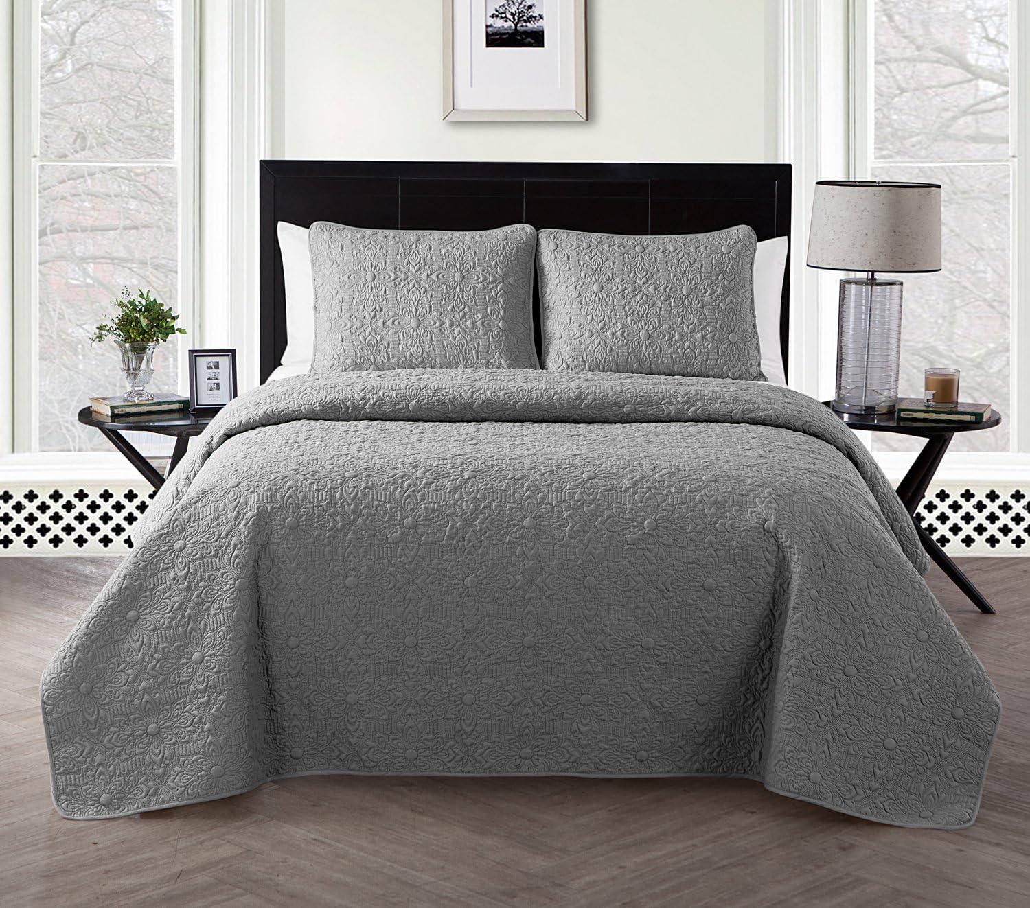 VCNY Caroline Embossed Quilt Set