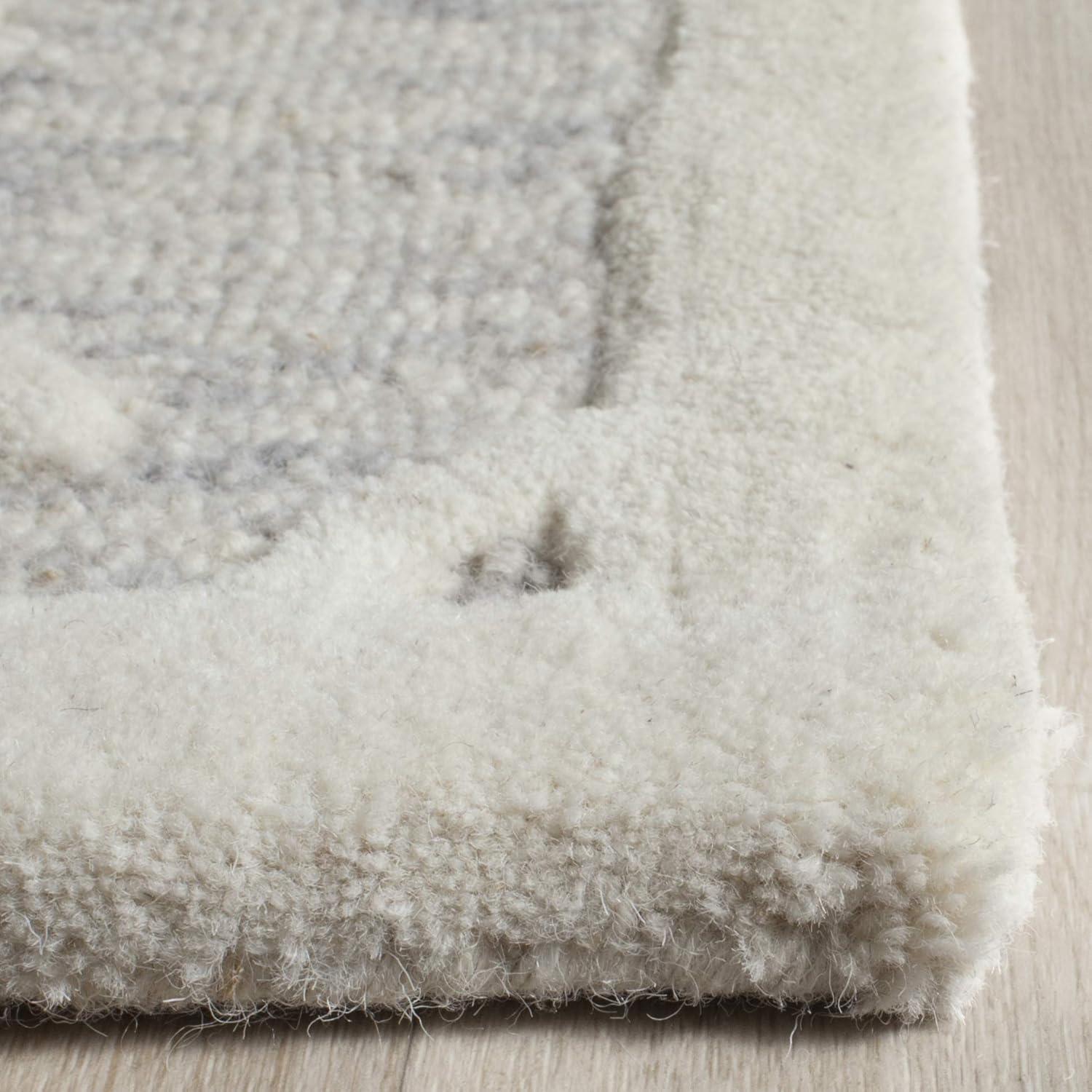 Cambridge CAM729 Hand Tufted Area Rug  - Safavieh