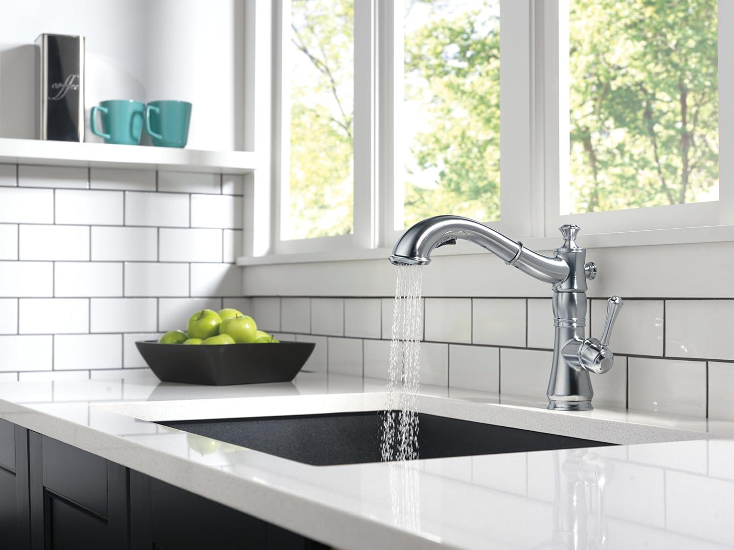 Delta Cassidy Single Handle Pull-Out Kitchen Faucet in Arctic Stainless 4197-AR-DST