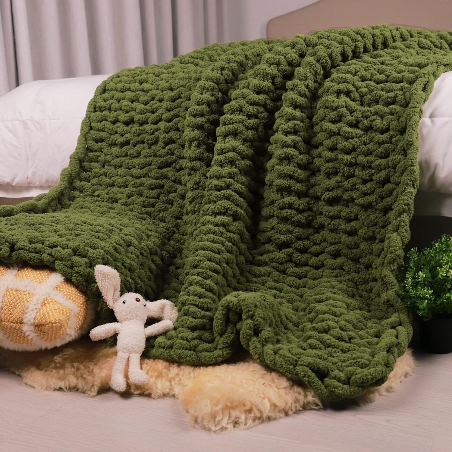 Carriediosa Chunky Knit Throw Blanket Handmade Soft Throws for Couch Sofa Bed, 50" x 60" Olive Green